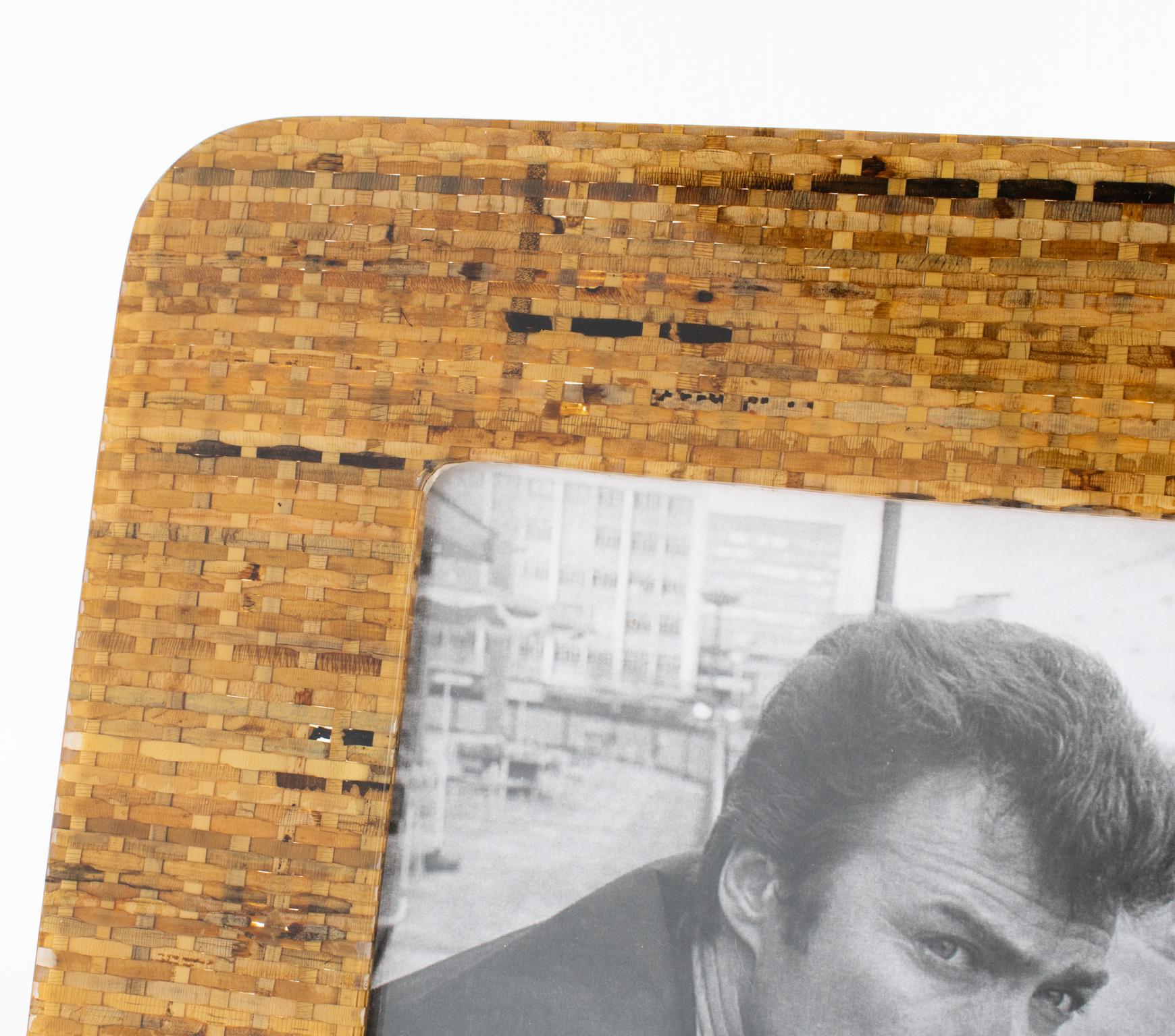 Italian Picture Frame in Lucite and Rattan, circa 1970 For Sale 3