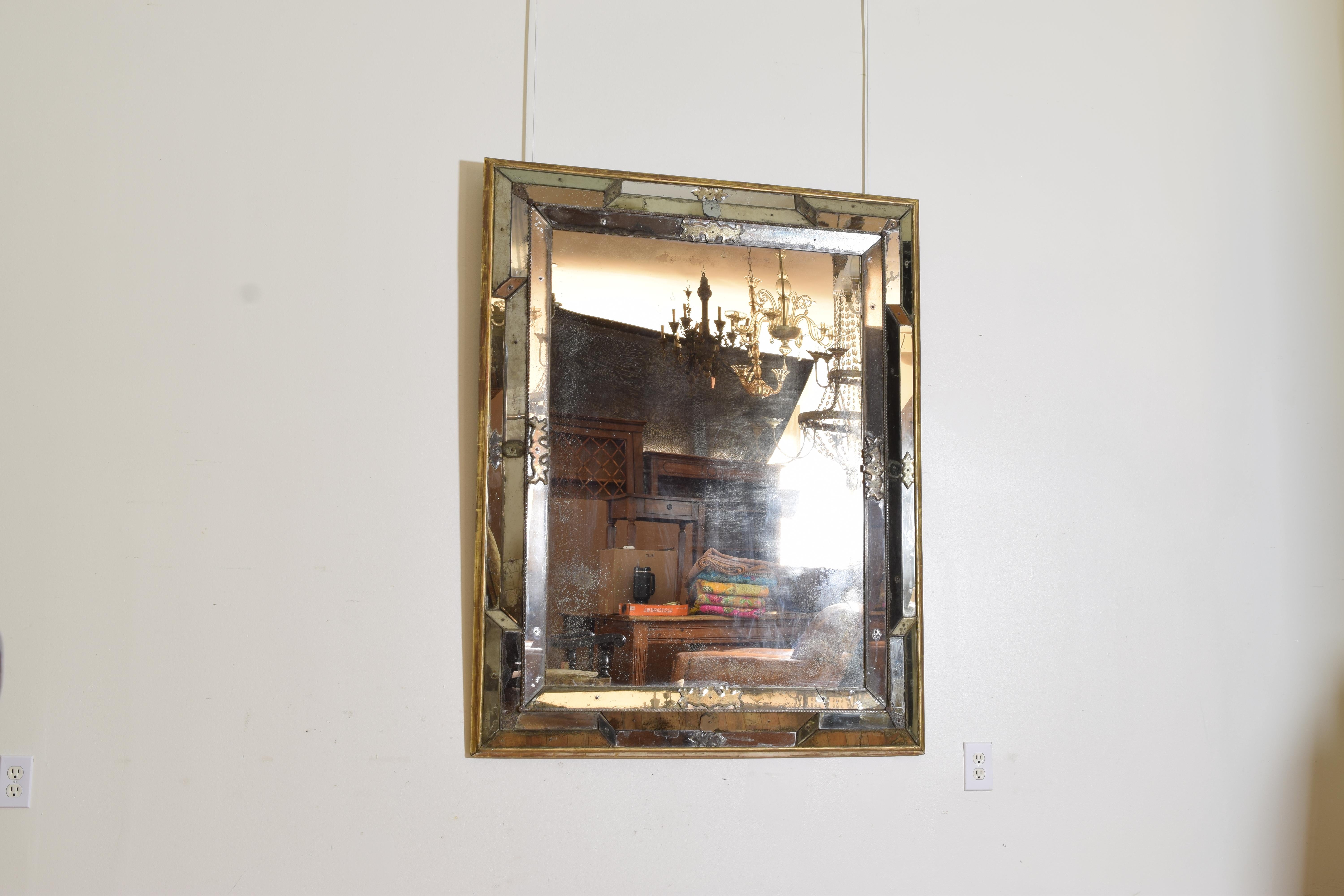 Italian, Piemonte, LXIV Period Faceted Multi-Panel Mirror, Gilt Frame, ca. 1735 In Good Condition For Sale In Atlanta, GA