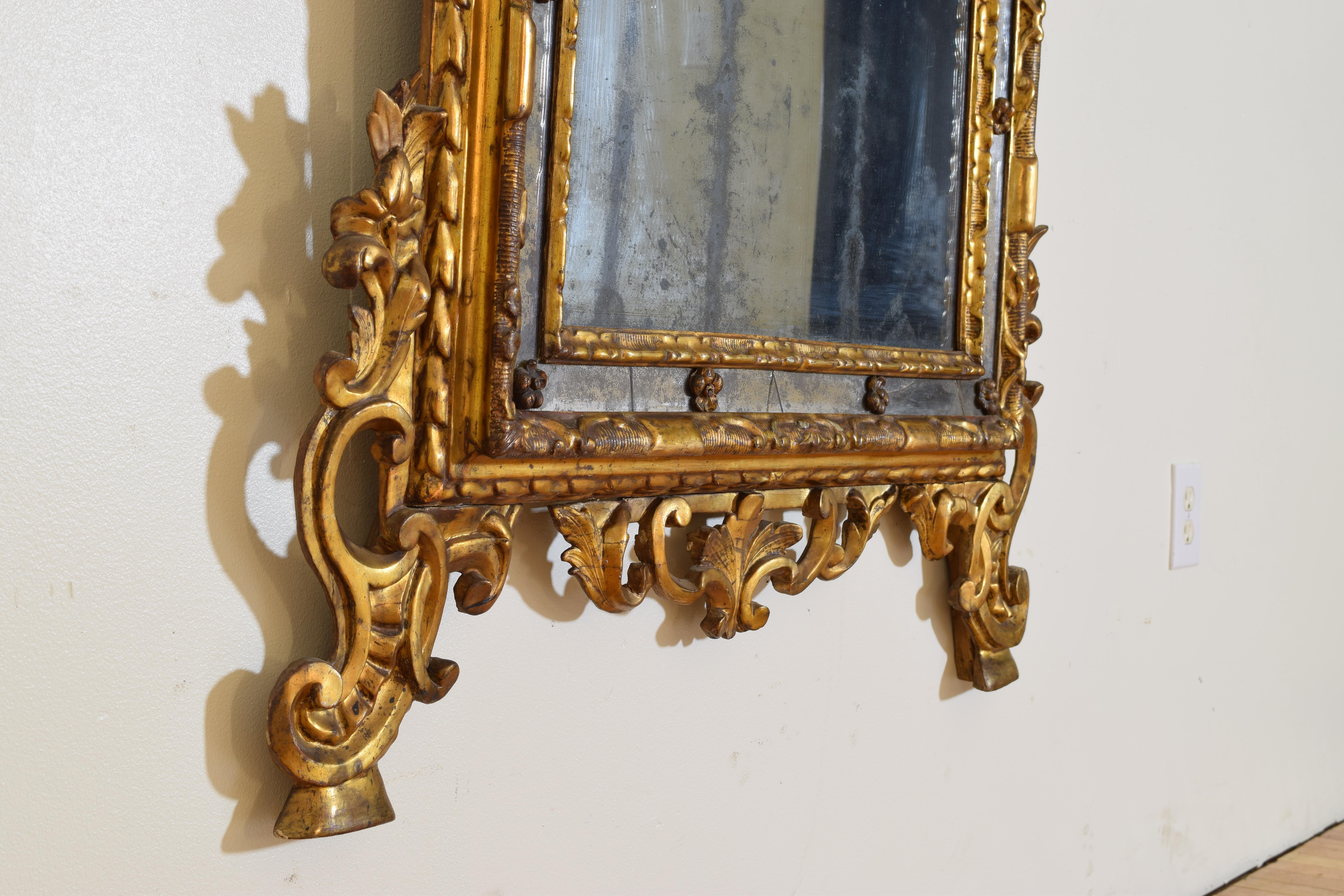 Italian, Piemonte, Rococo Period Carved Giltwood 2-Piece Mirror, 1stq 18th cen. For Sale 5