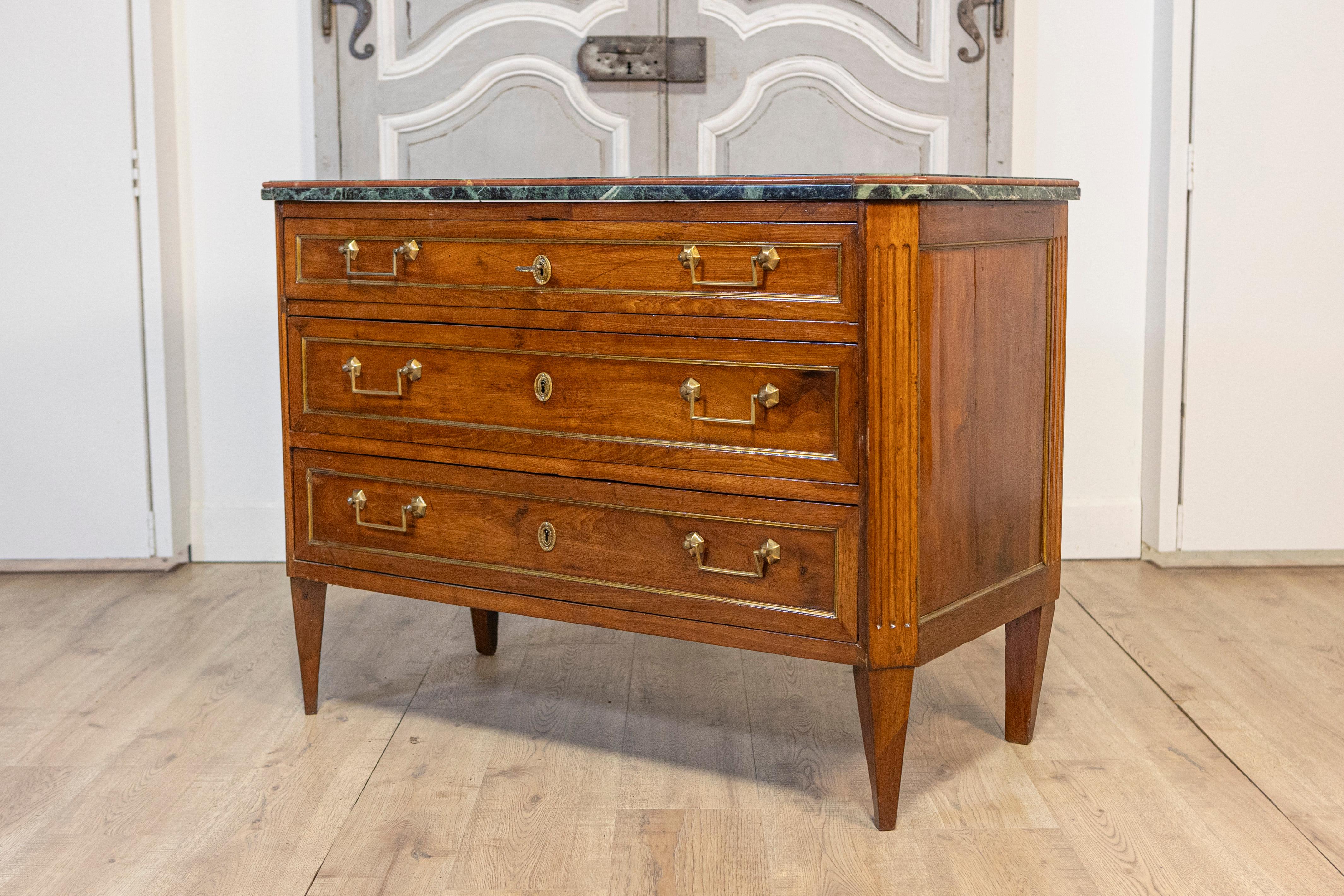 Italian Piemontese 1890s Three-Drawer Walnut Commode with Dark Green Marble Top For Sale 14
