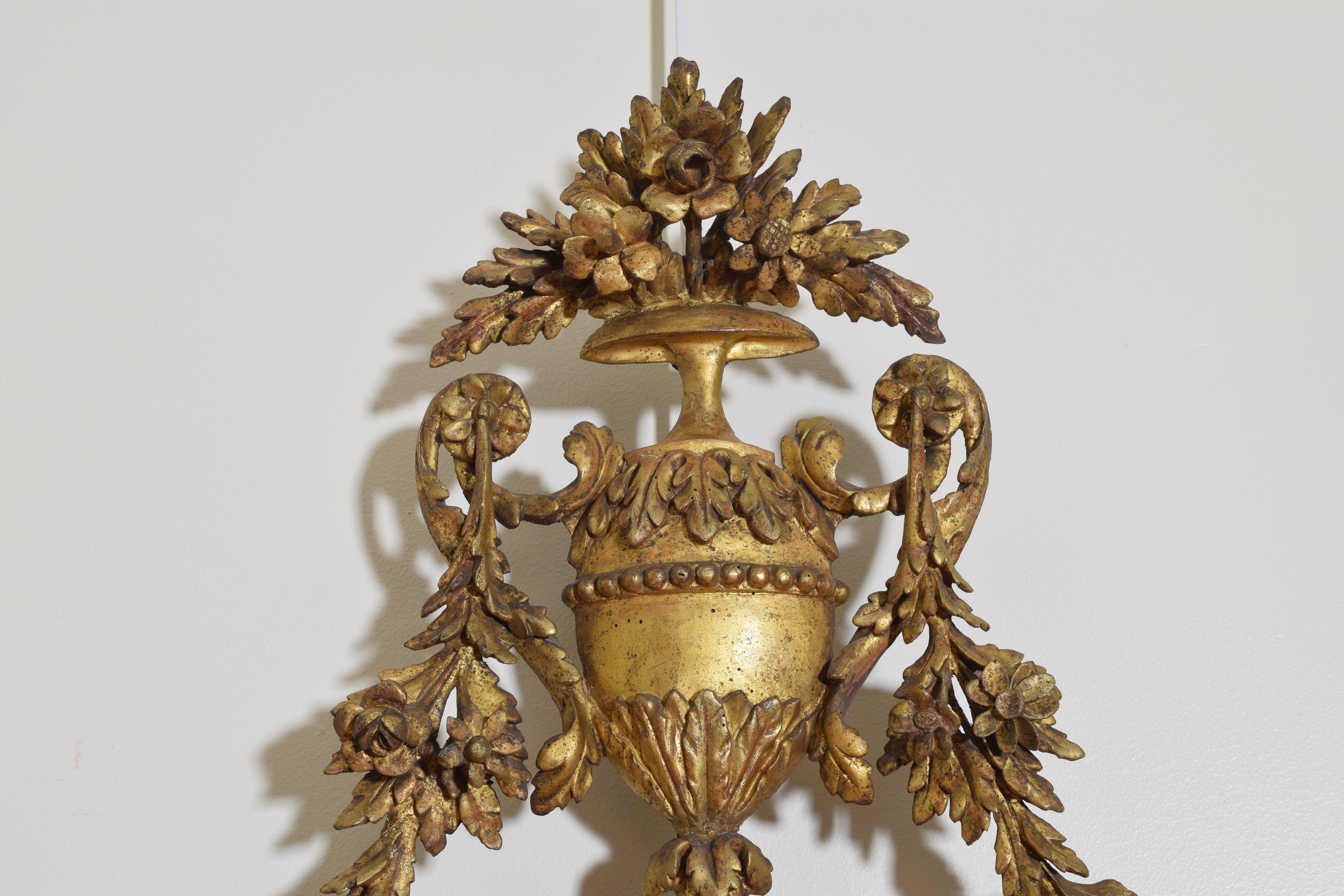 Mid-18th Century Italian, Piemontese, Carved Giltwood Footed Mirror, 2nd Half of the 18th Century