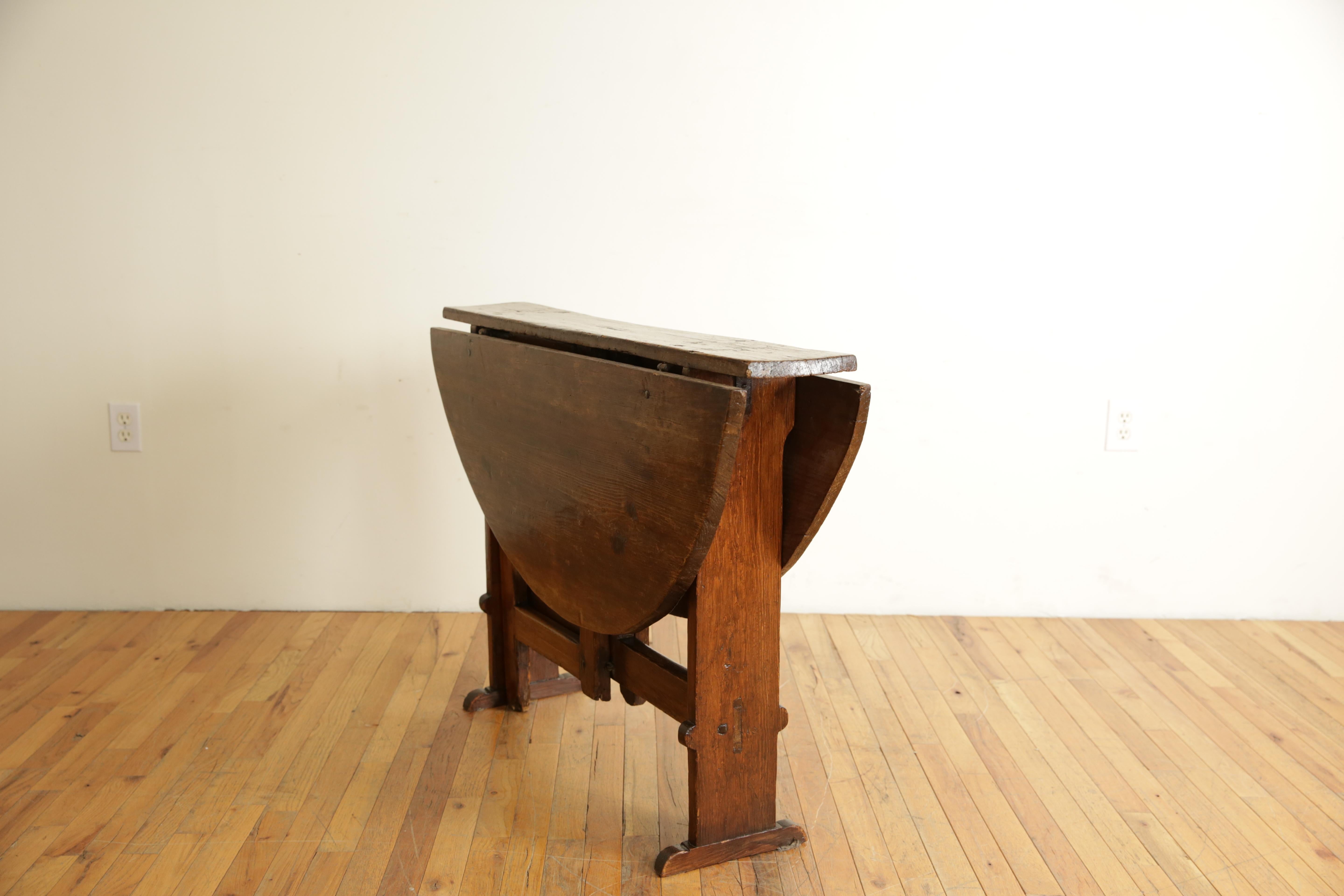 Chestnut Italian, Tuscan, LXIV Period Castagno-Wood Folding Drop-Leaf Table, Early 18th C