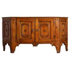 Buffet « Scantonata » à quatre portes, de style néoclassique, en bois de fruitier, d'origine piémontaise, vers 1815