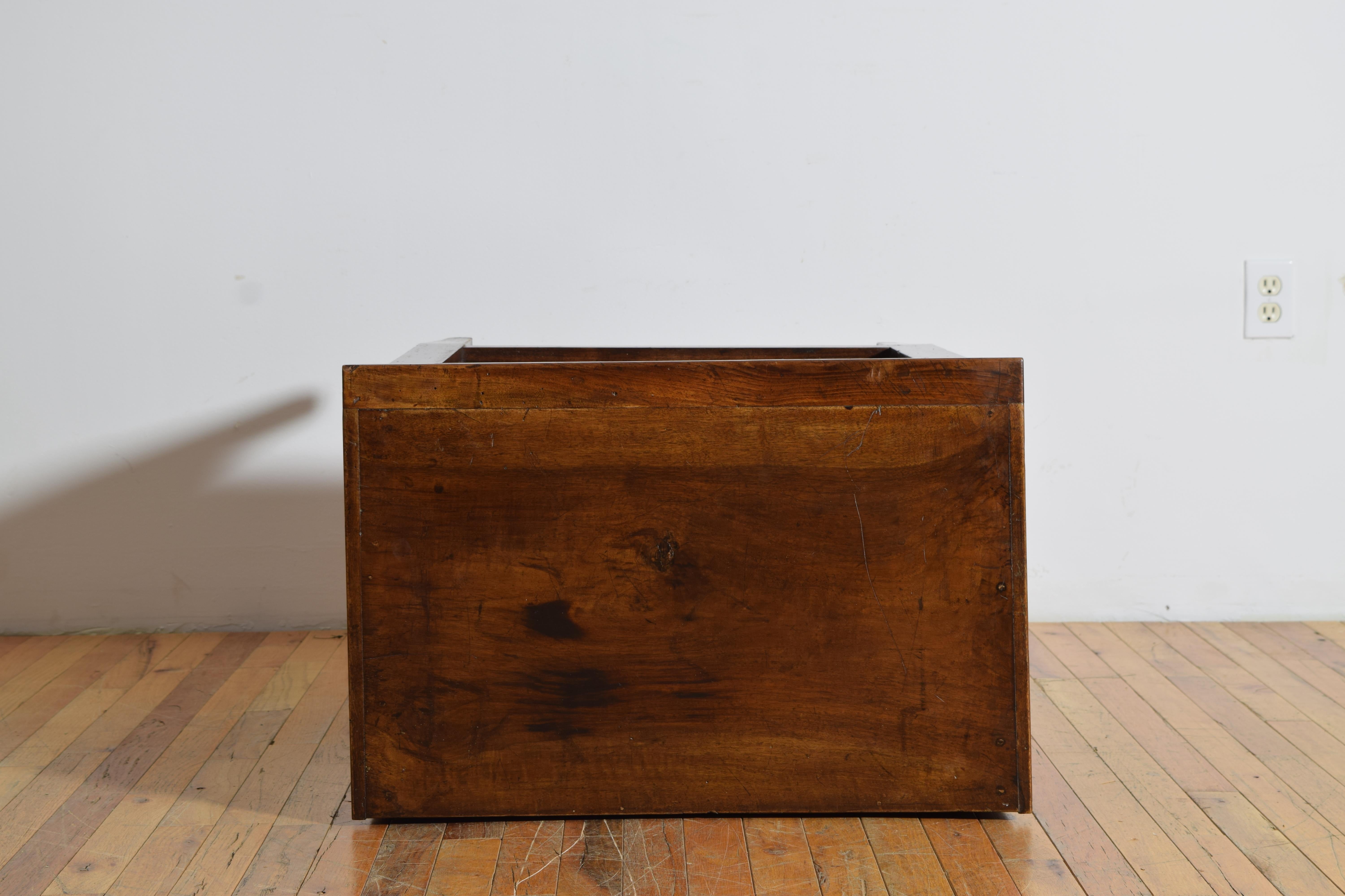 Italian, Piemontese, Walnut/Ebonized Neoclassic 8-Drawer Commode, early 19th cen For Sale 2