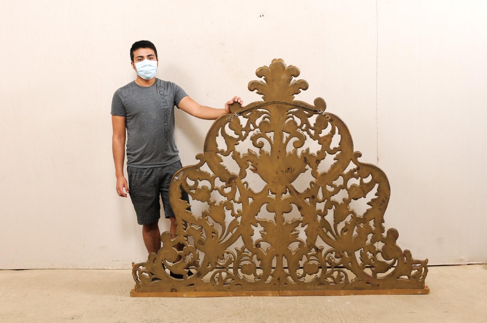 Italian Pierce-Carved and Giltwood Fragment Stands Great Headboard 6