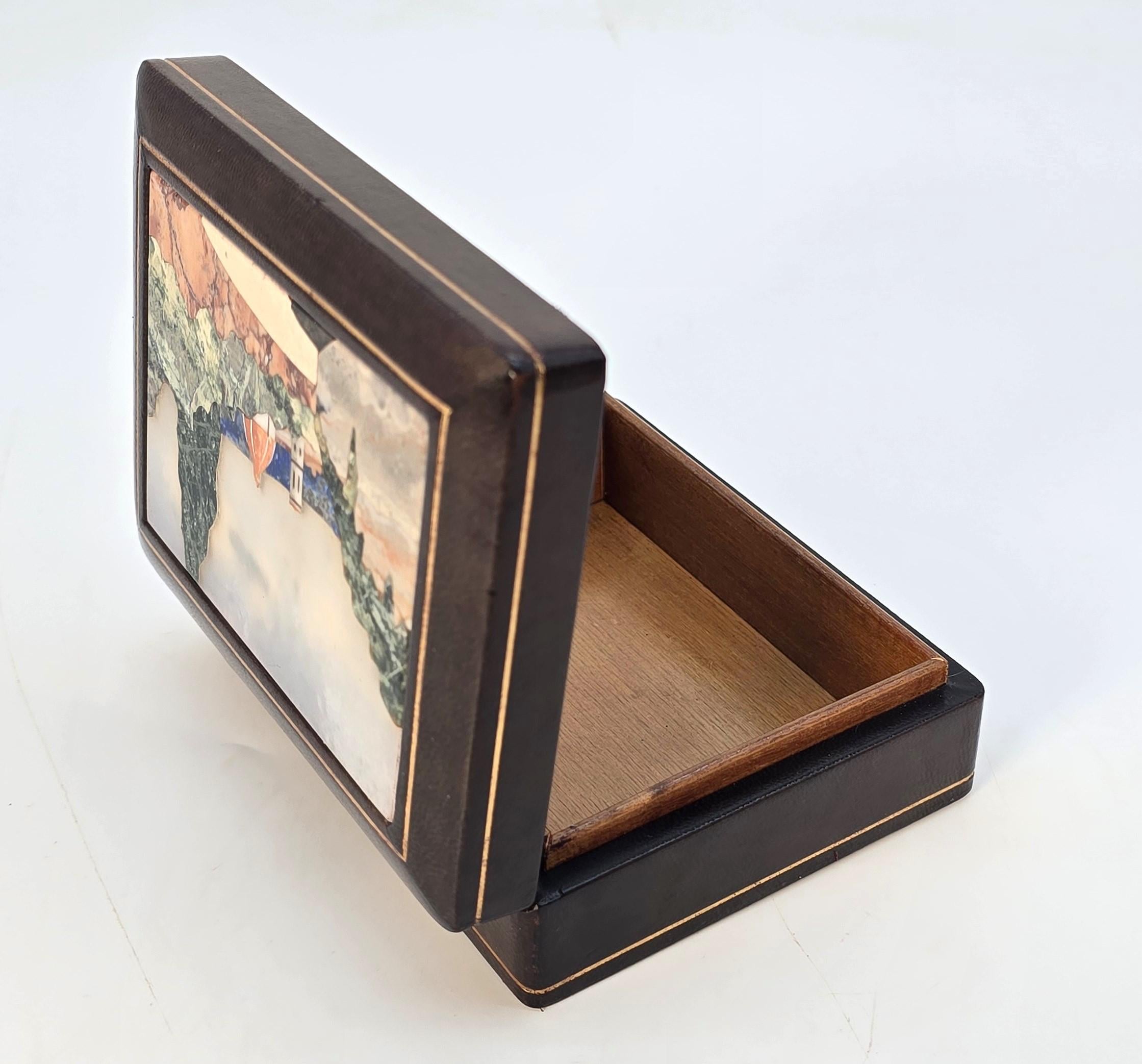 Italian pietra dura leather covered box  depicting Florence Cathedral, C 1930 en vente 2