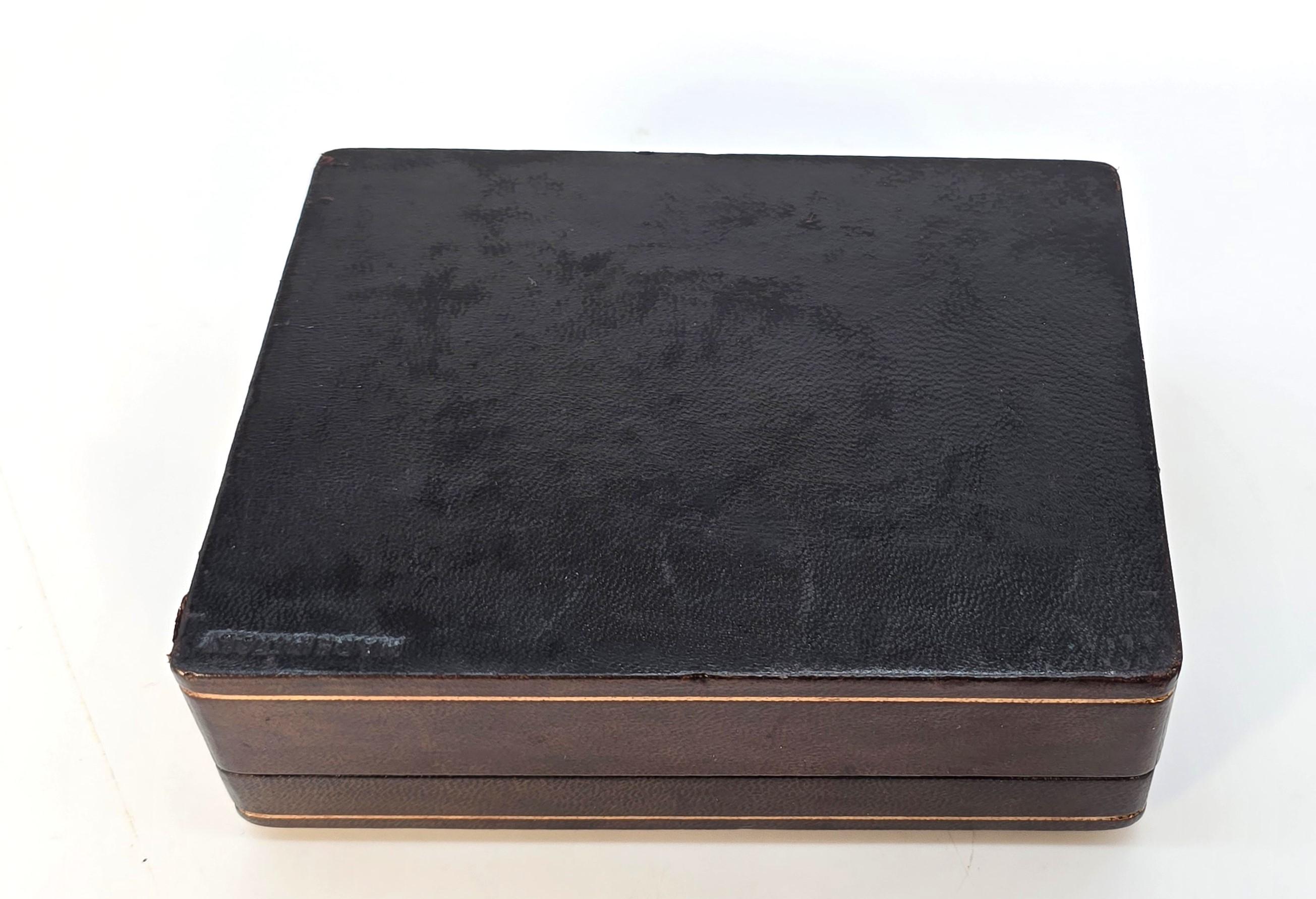 Italian pietra dura leather covered box  depicting Florence Cathedral, C 1930 en vente 3