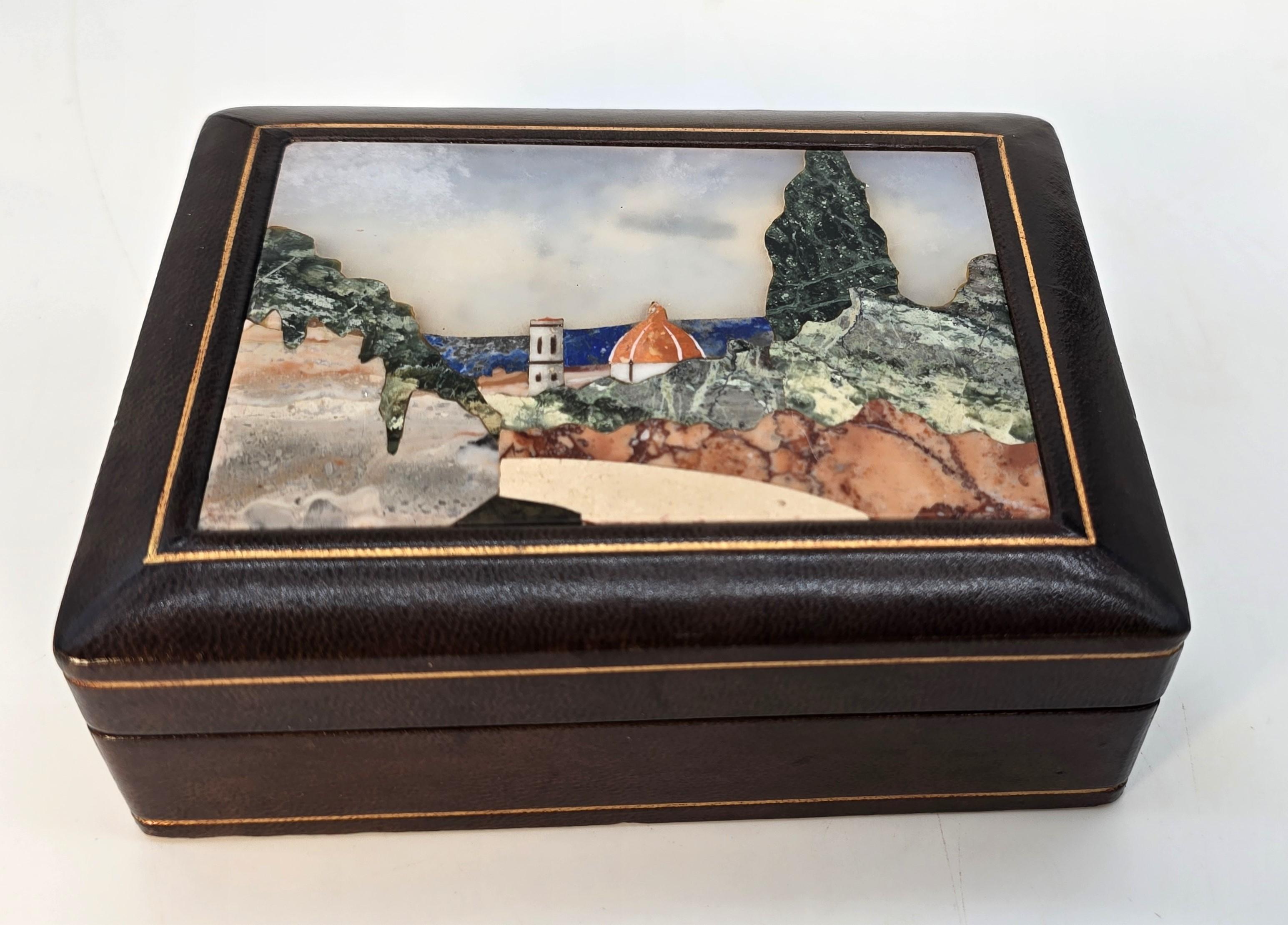 Italian pietra dura leather covered box  depicting Florence Cathedral, C 1930 en vente 6
