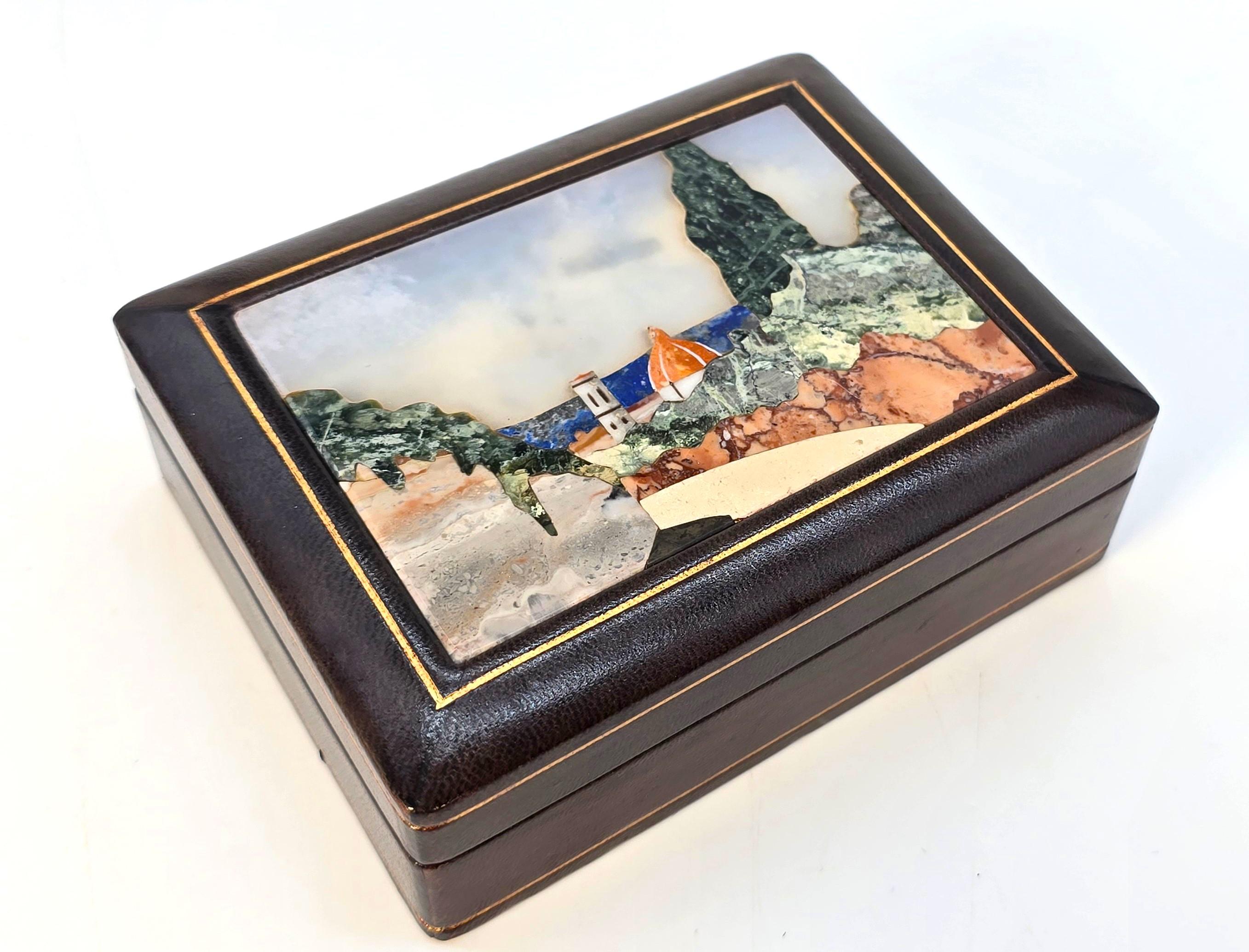 Italian pietra dura leather covered box  depicting Florence Cathedral, C 1930 en vente 7