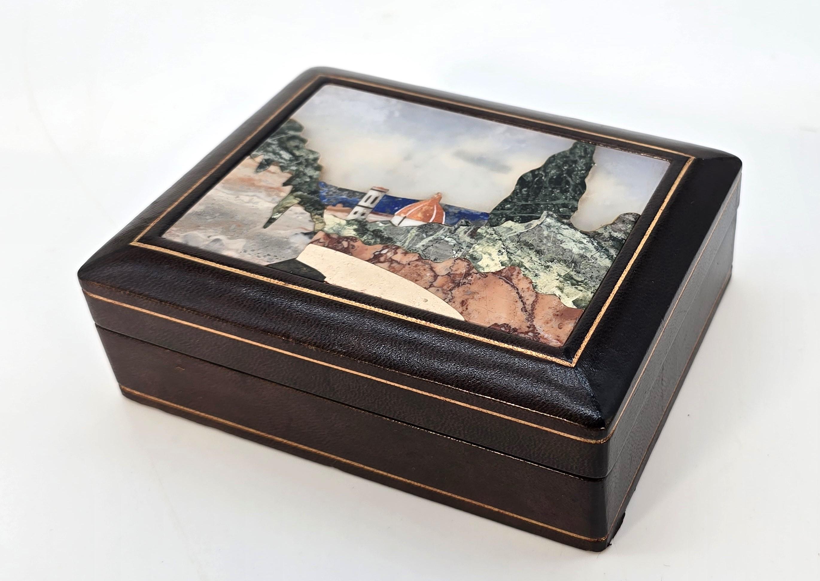 Grand Tour Italian pietra dura leather covered box  depicting Florence Cathedral, C 1930 en vente