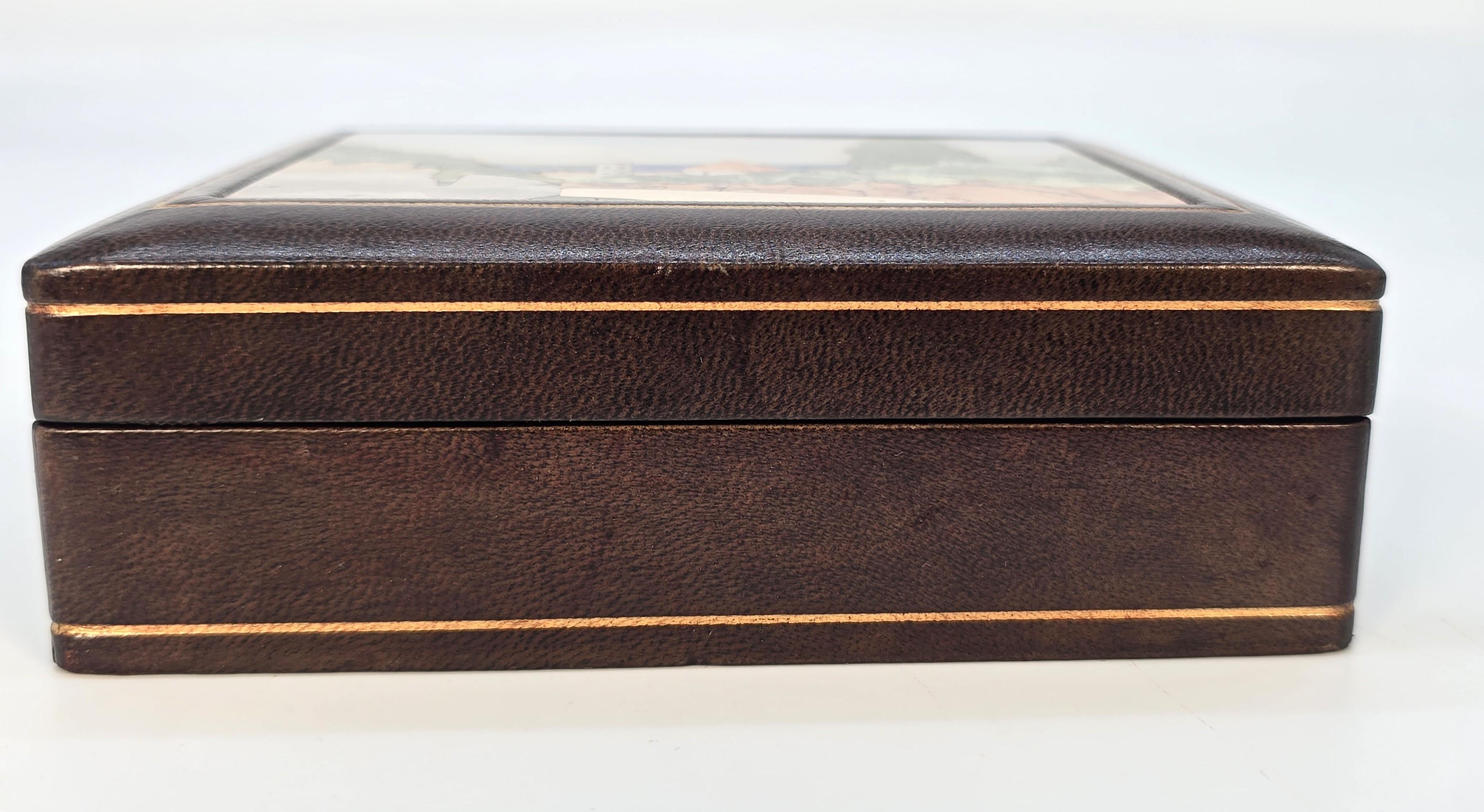 Italian pietra dura leather covered box  depicting Florence Cathedral, C 1930 Bon état - En vente à Central England, GB