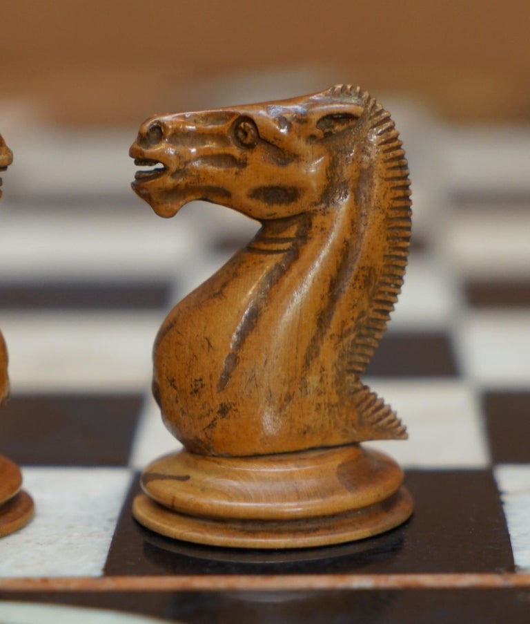 Italian Pietra Dura Marble Chess Table Regency Hardwood Base Staunton Chess Set For Sale 14