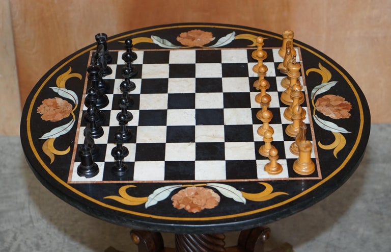 Early 19th Century Italian Pietra Dura Marble Chess Table Regency Hardwood Base Staunton Chess Set For Sale