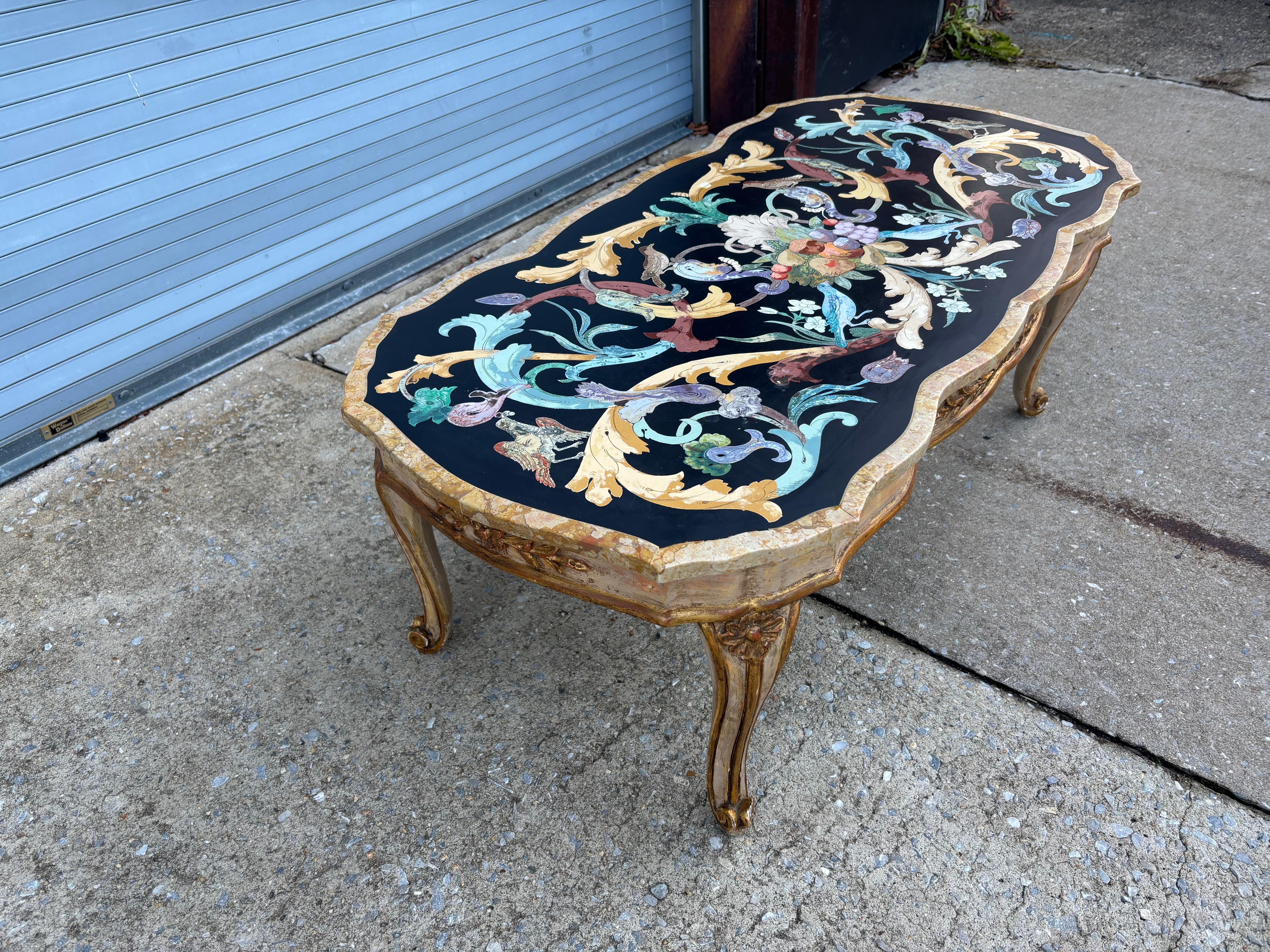 Table basse italienne Pietra Dura en marbre en vente 4