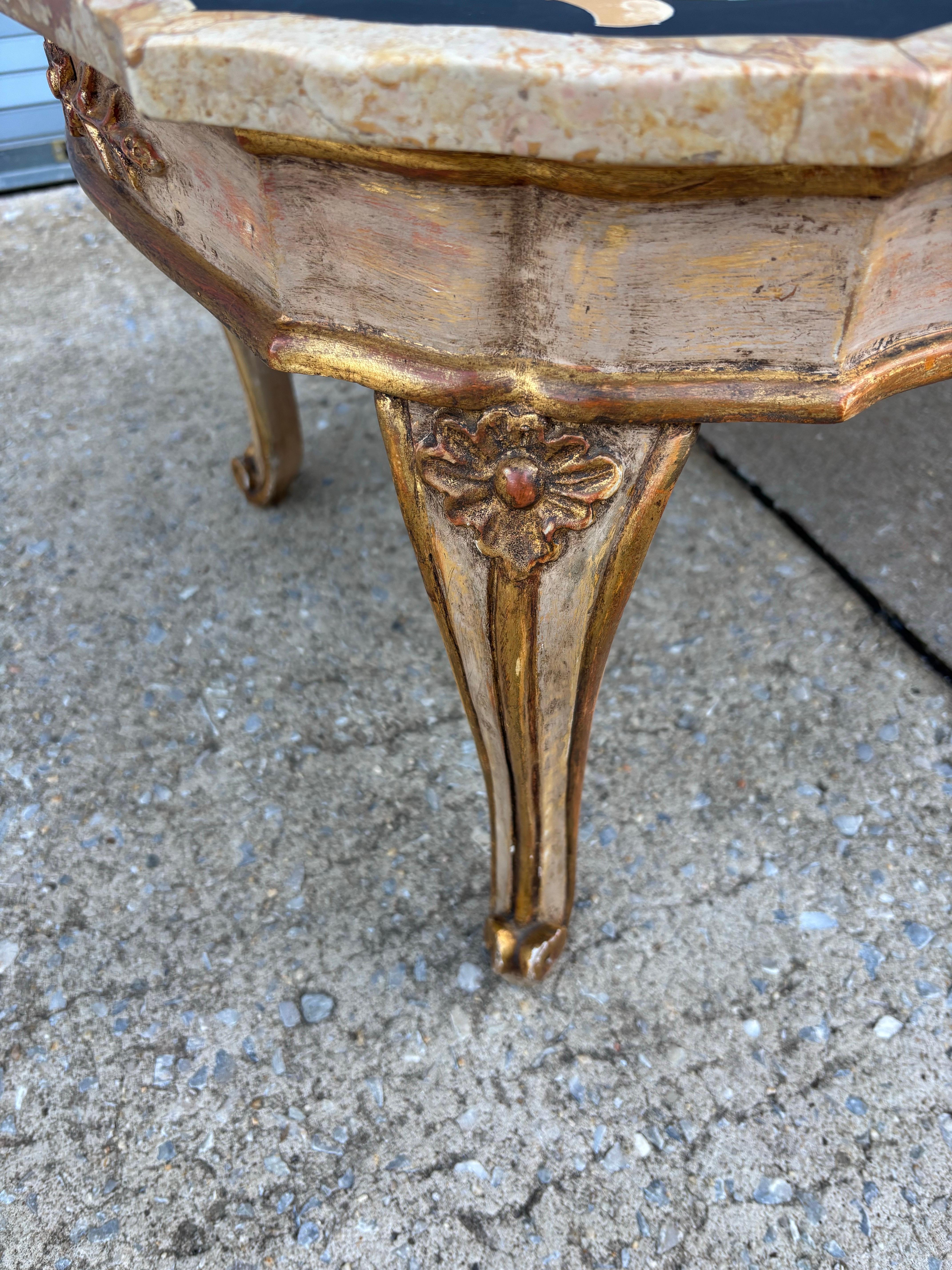 Néo-Renaissance Table basse italienne Pietra Dura en marbre en vente