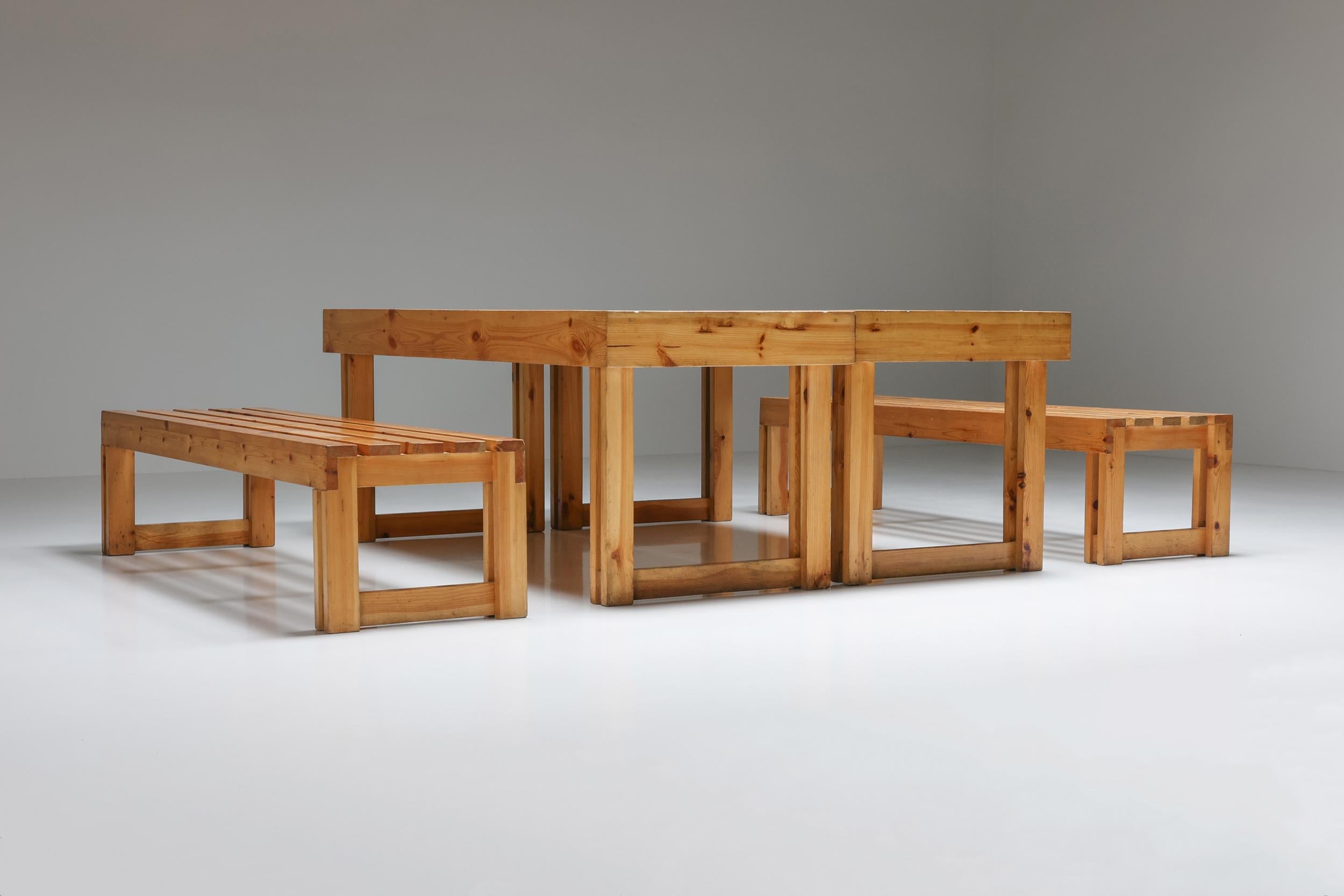 Italian Pine Bench and Table Set from Old Vineyard, Modernist, Italy, 1960's In Excellent Condition For Sale In Antwerp, BE