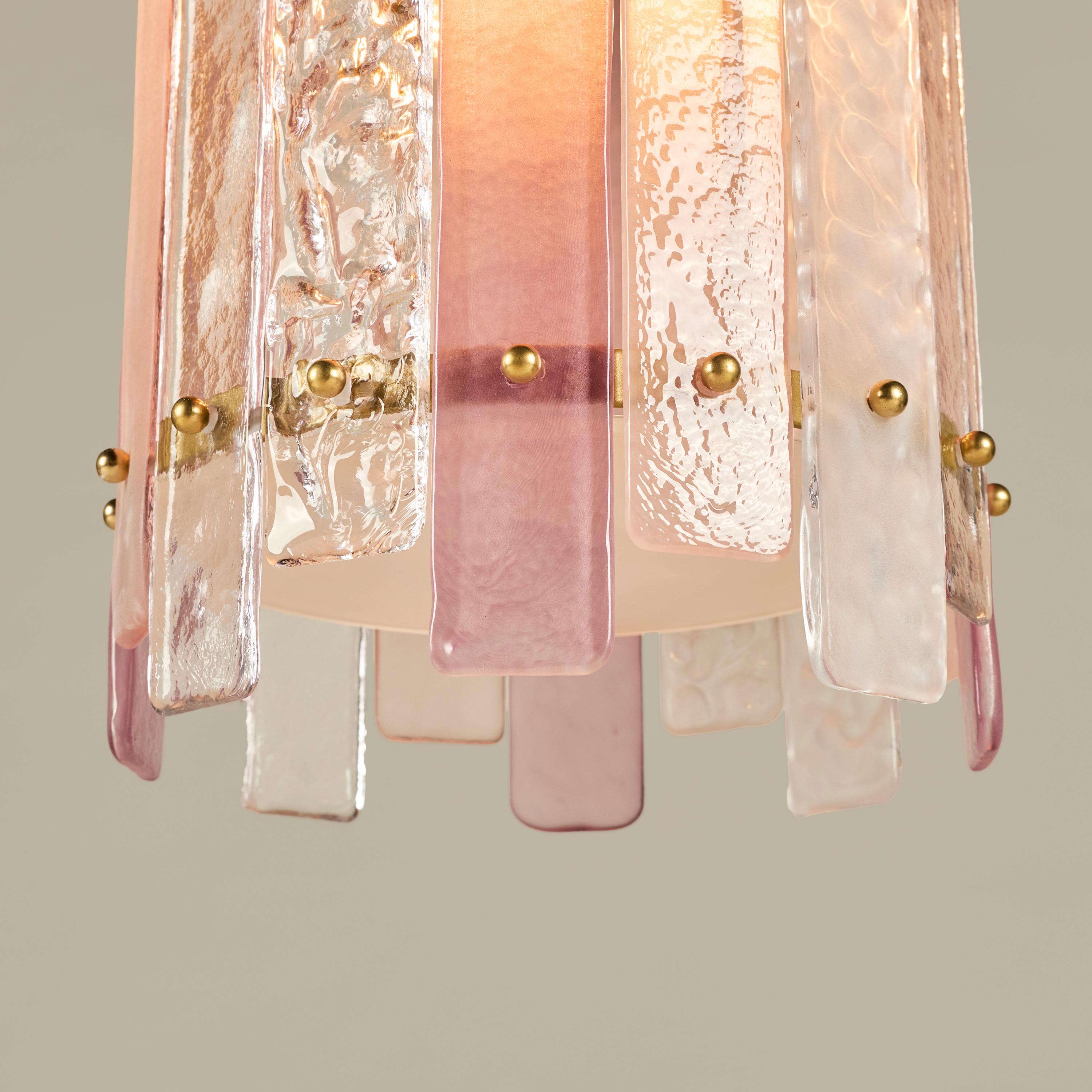 Lustre italien en verre de Murano soufflé à la main, rose et transparent, et en laiton. Neuf - En vente à London, GB