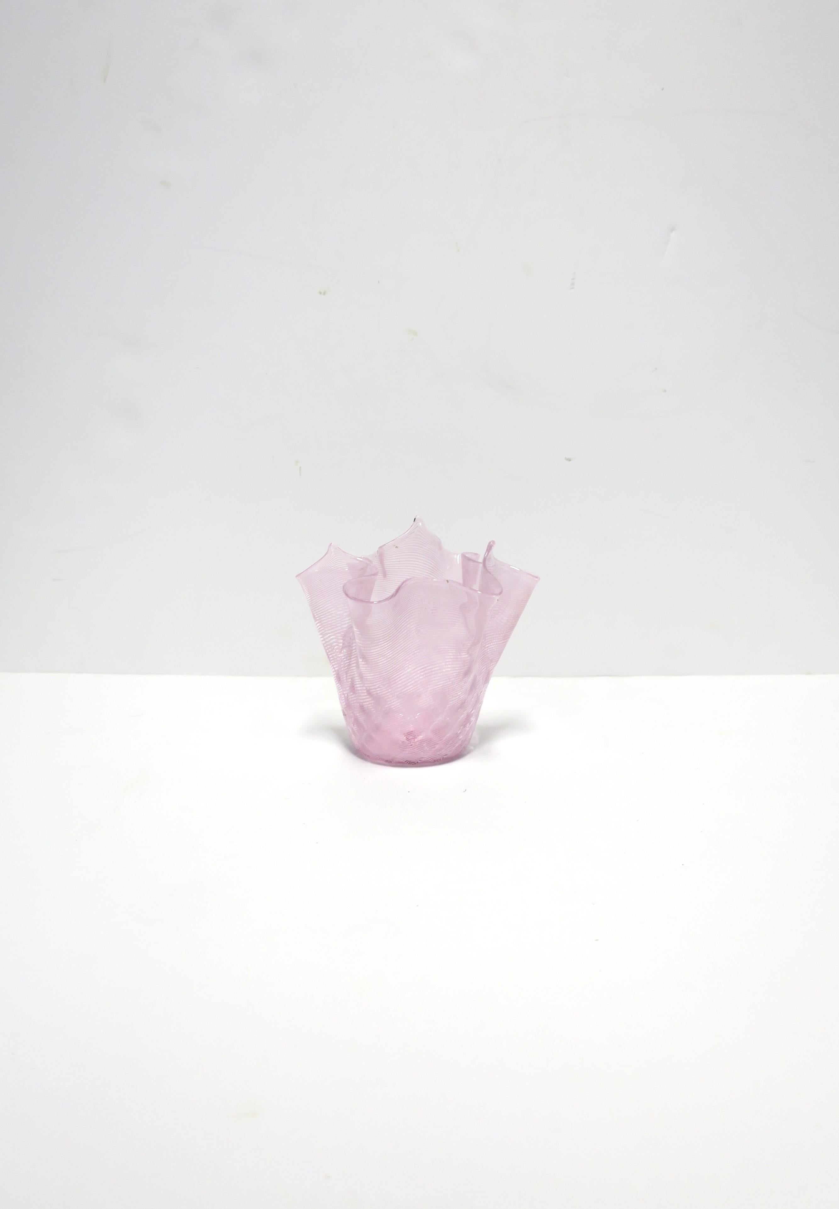 Mid-Century Modern Italian Venetian Murano Pink Handkerchief Art Glass Vase  For Sale