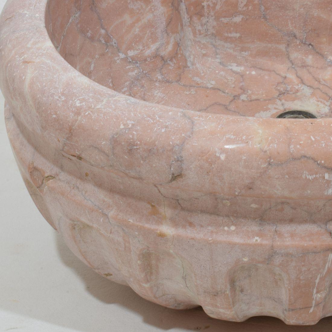 Italian Pink Marble 18th/19th Century Water Basin or Sink 8