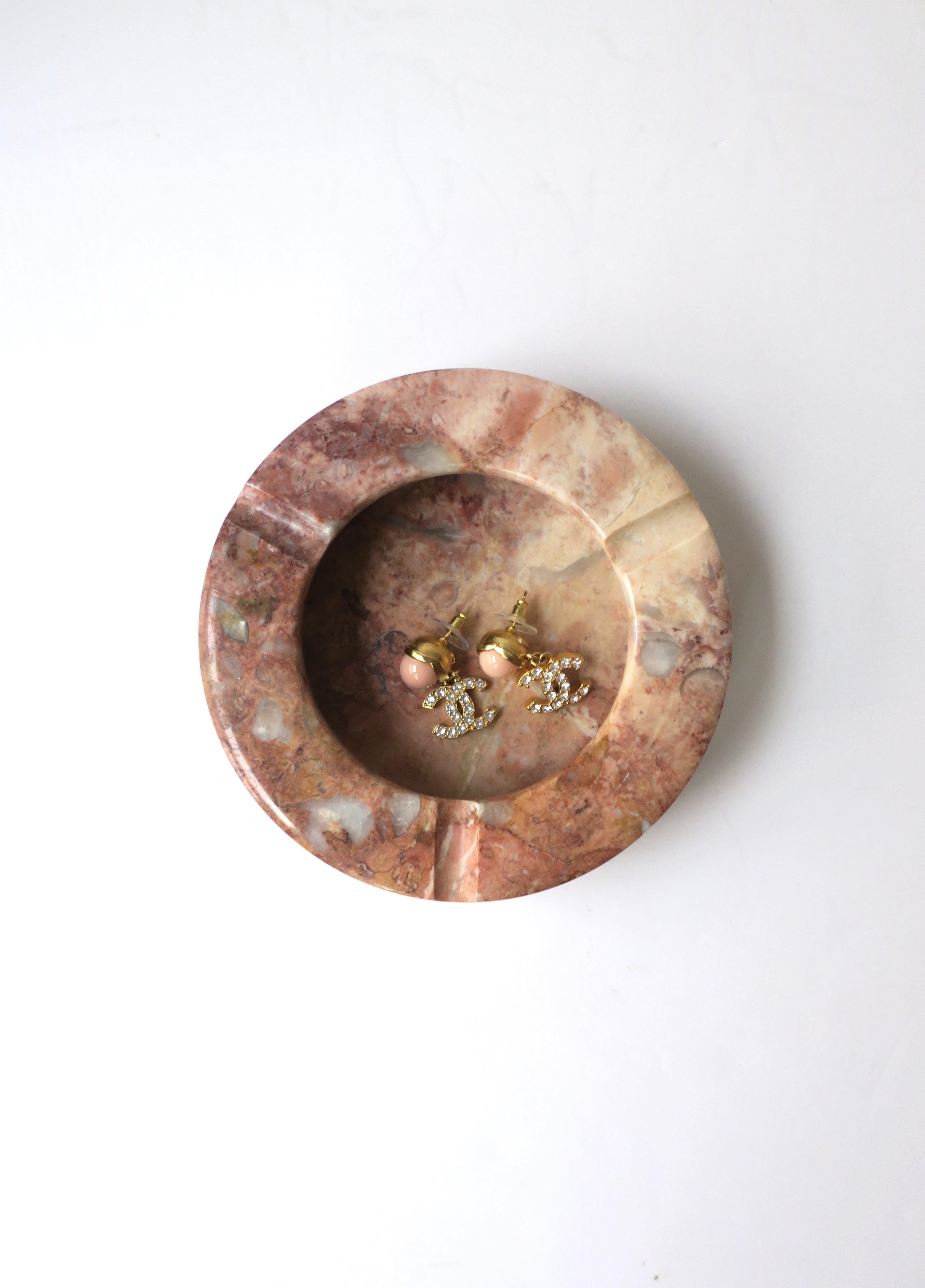 20th Century Italian Pink Marble Ashtray or Vide-Poche Catchall