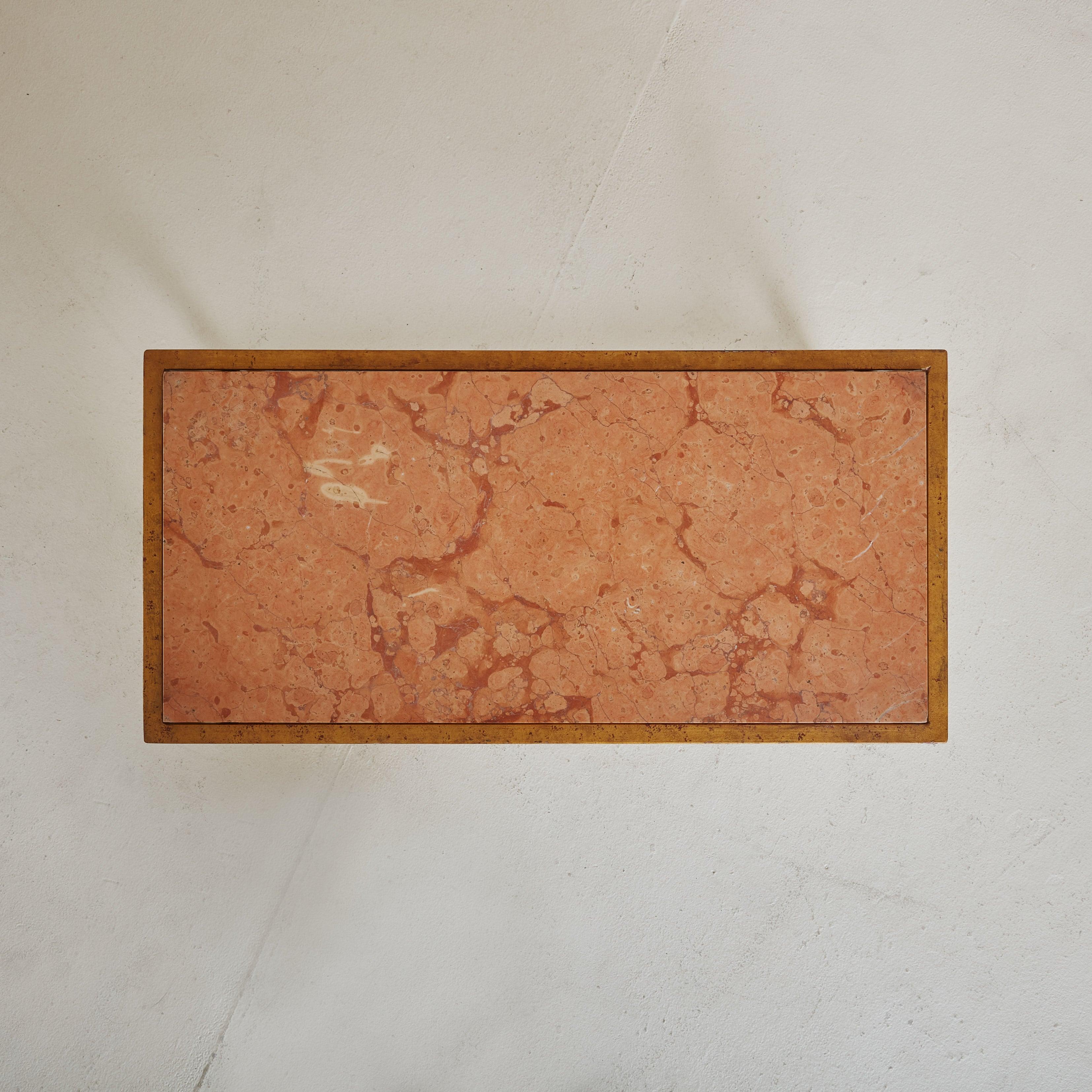 Moderne Table basse italienne rose et laiton, années 1960 en vente
