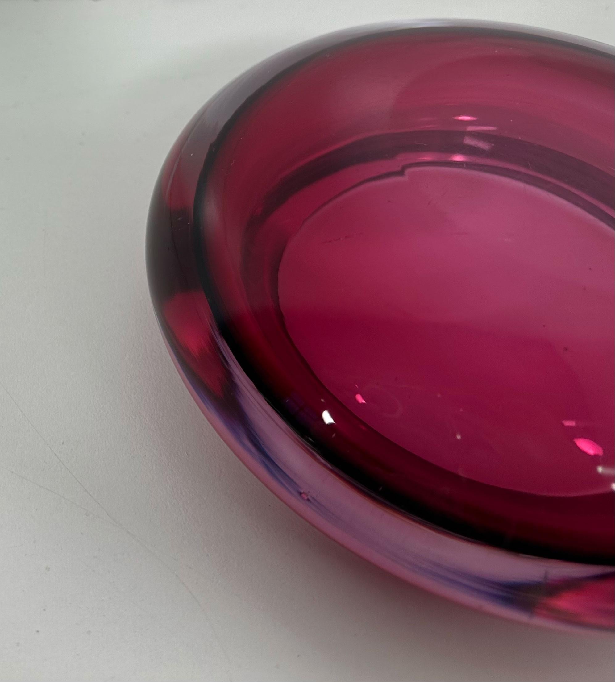 Mid-20th Century Italian Pink Murano Glass Centerpiece Ashtray Attributable to Flavio Poli, 1950s