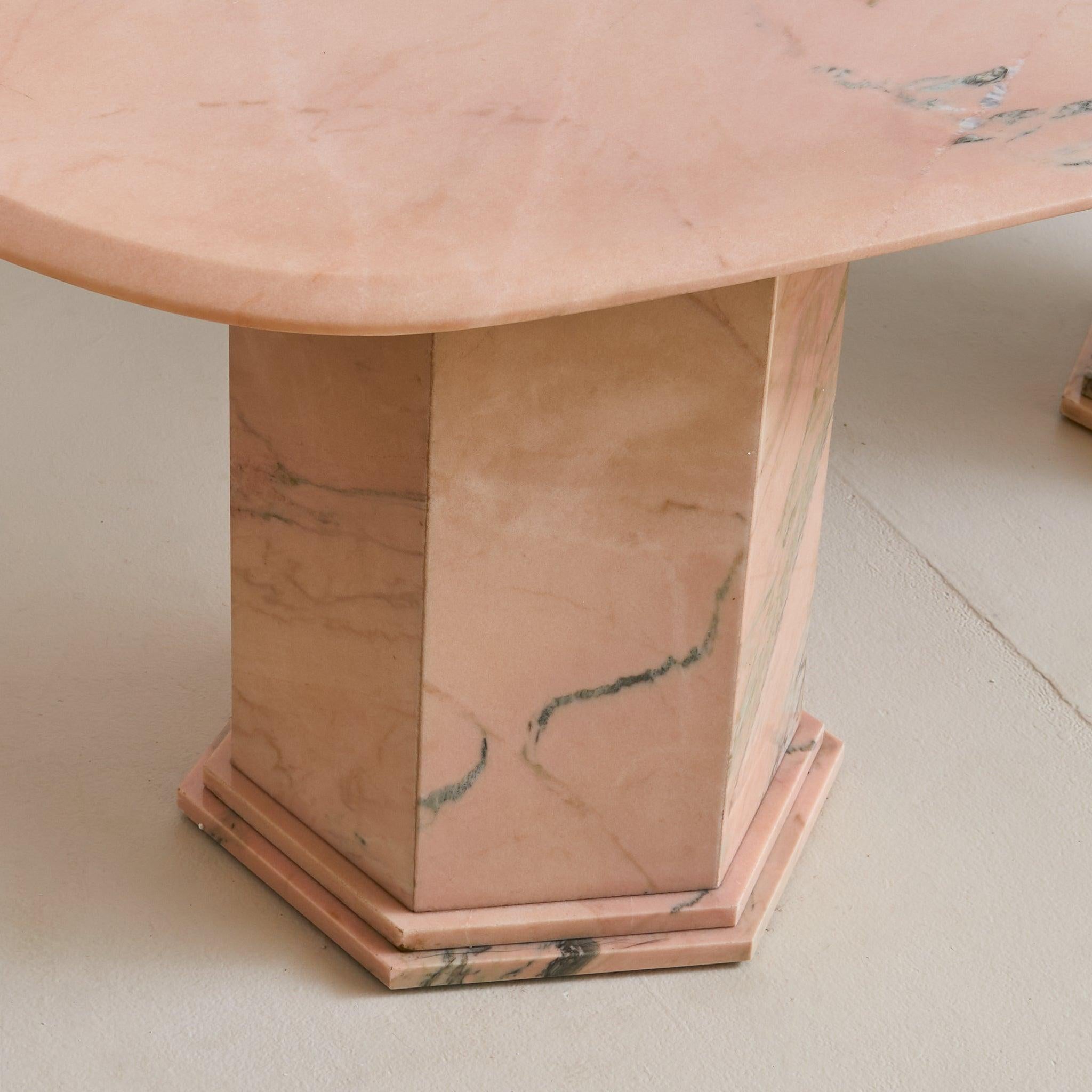 Italian Pink Portuguese Marble Oblong Dining Table with Pedestal Bases, 1970s (Italienisch) im Angebot