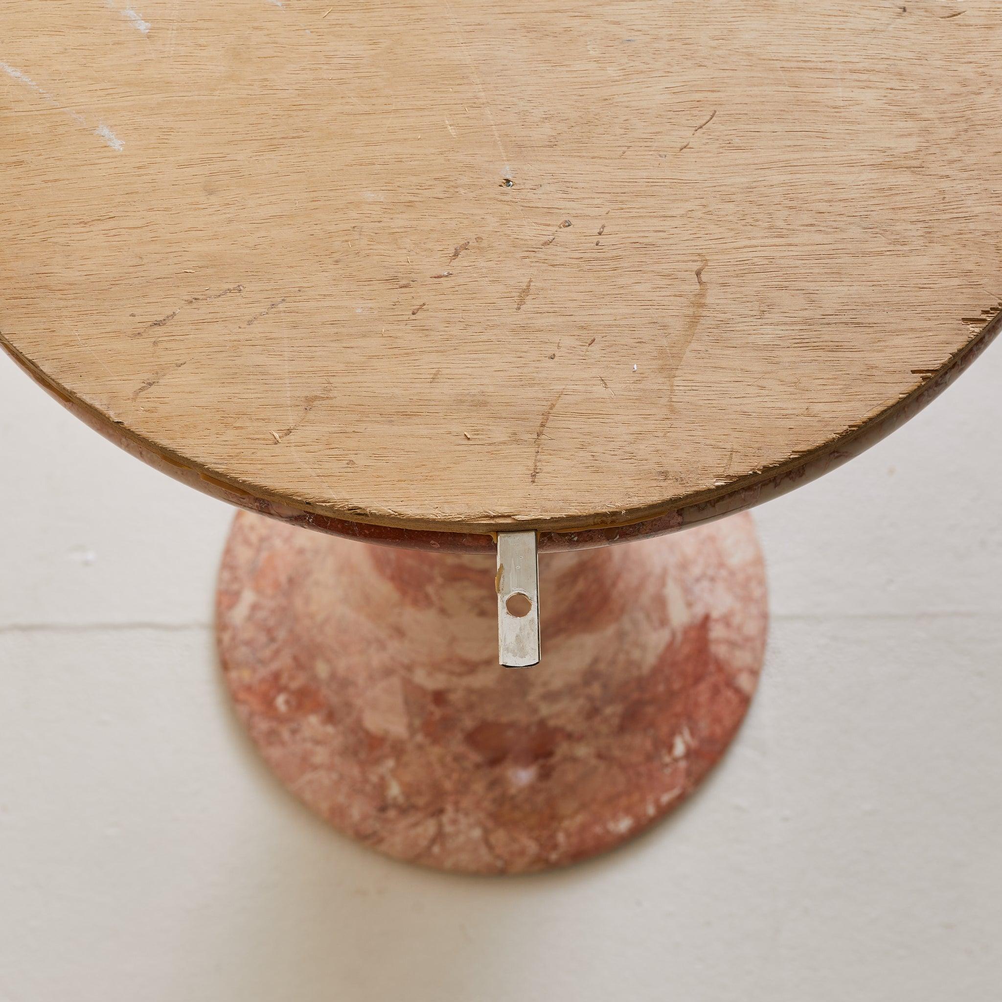 Italian Pink + Red Marble Pedestal Dining or Center Table, 1970s im Angebot 3