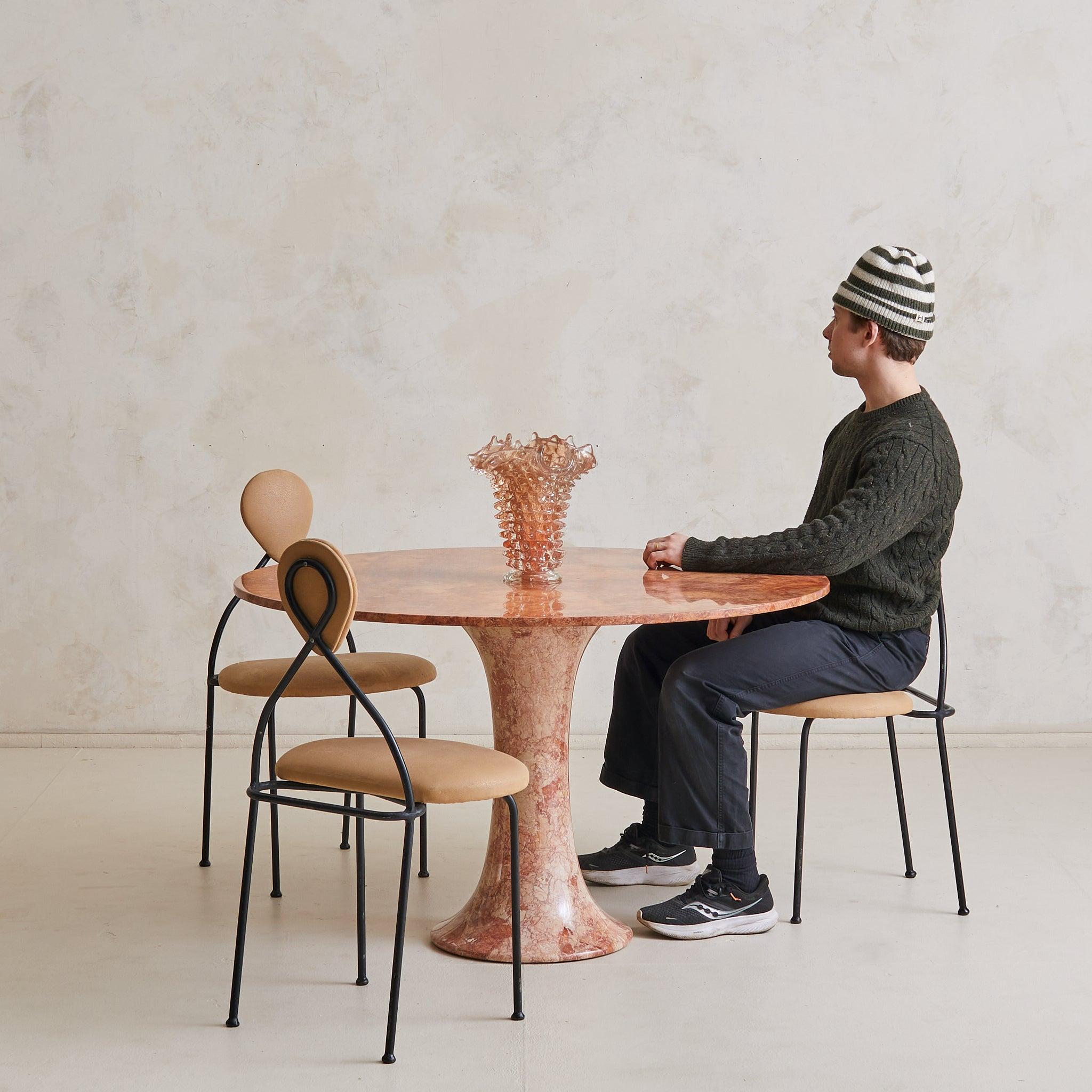 Italian Pink + Red Marble Pedestal Dining or Center Table, 1970s (Moderne) im Angebot