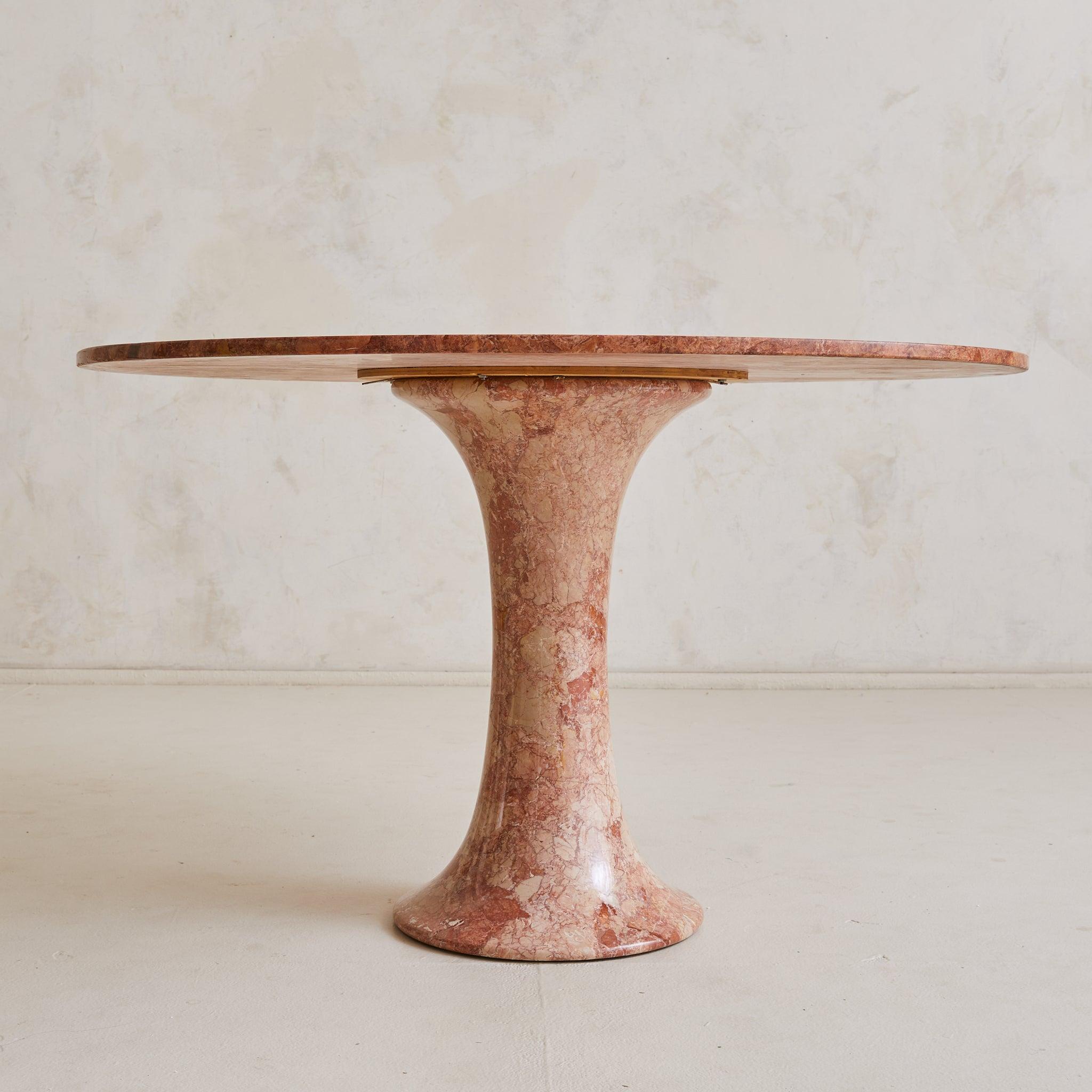 Italian Pink + Red Marble Pedestal Dining or Center Table, 1970s (Ende des 20. Jahrhunderts) im Angebot