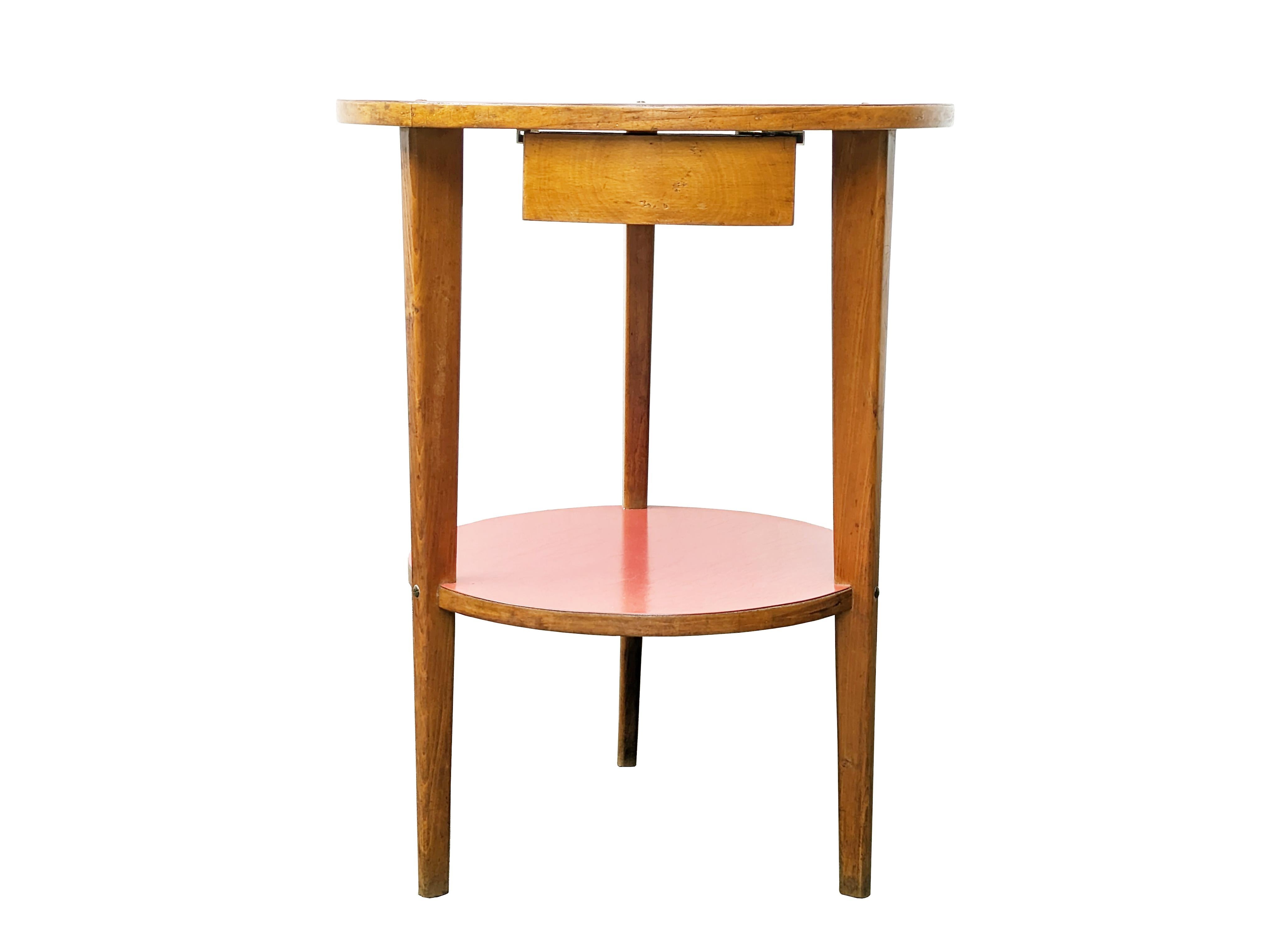 Italian pink/red Plastic Laminate & Wood side Table or bedside table, 1960s In Good Condition For Sale In Varese, Lombardia