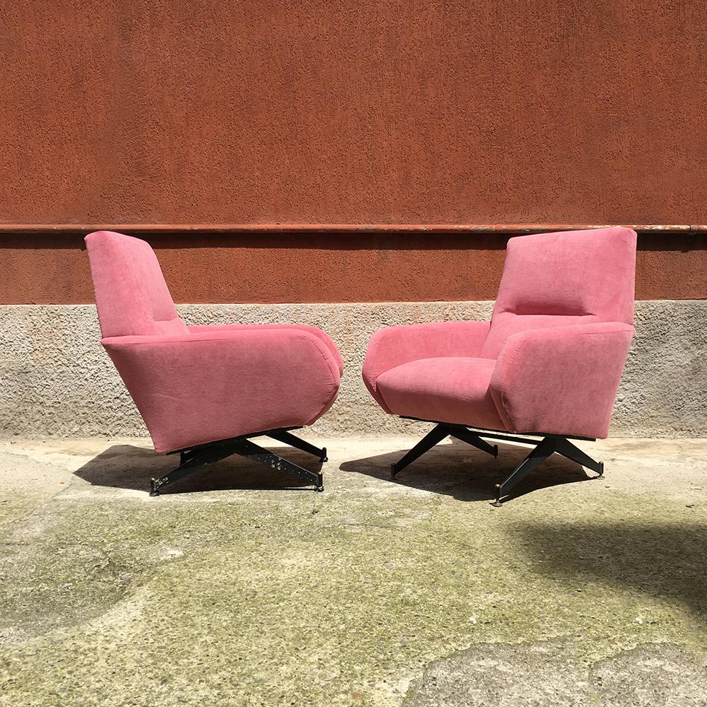 Italian pink velvet and metal armchairs with armrests, 1950s
Pink velvet armchairs with black metal armrests and legs, with brass detail.
Perfect condition, repainted and re-upholstered
Measures: 71 x 80 x 8 H cm.