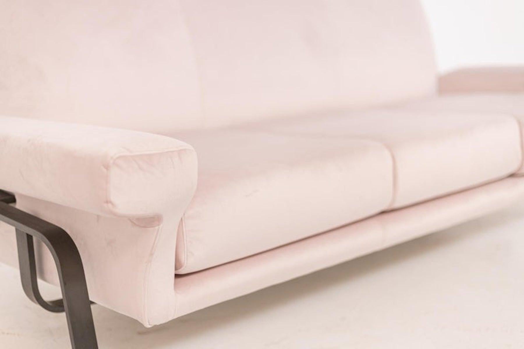 Italian Pink Velvet Sofa by Ignazio Gardella 4