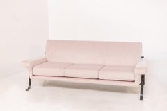Italienisches Sofa aus rosa Samt von Ignazio Gardella