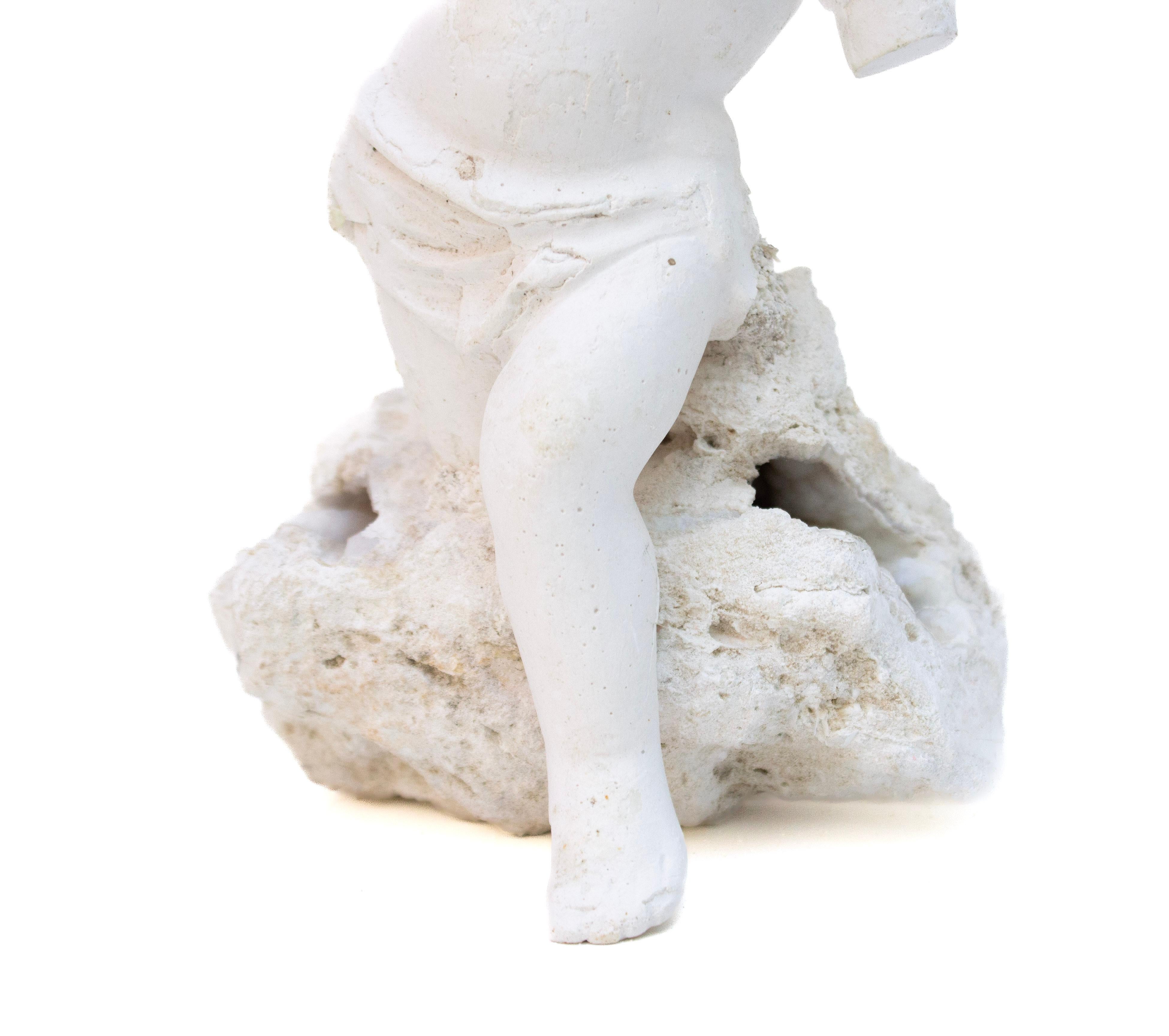Rococò Italian Plaster Cherub with White Polished Agate Coral Wings and Base. in vendita