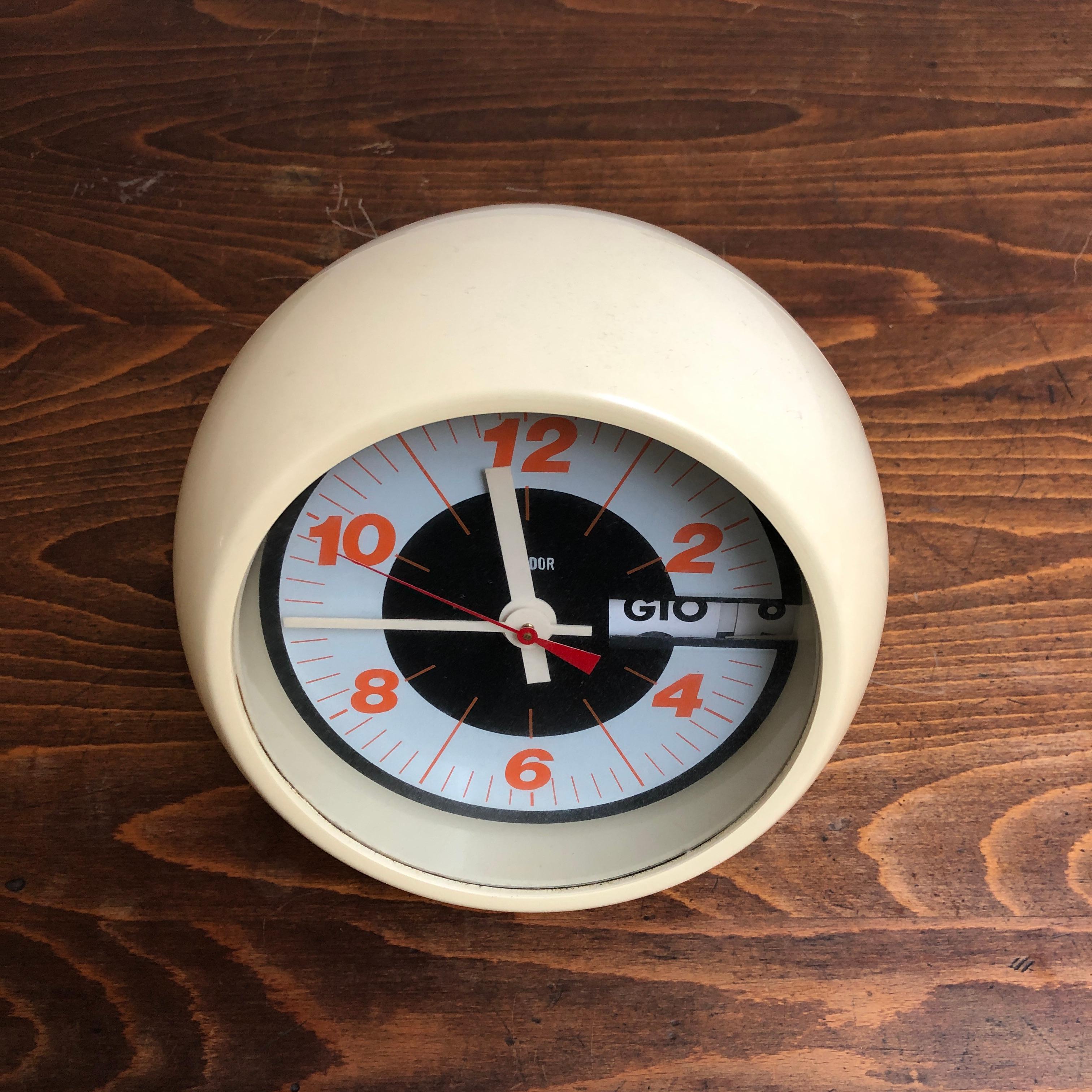 Italian plastic Space Age clock by Condor, 1970s
Plastic Space Age clock with quartz movement
Produced by Condor, 1970s
Perfect conditions.