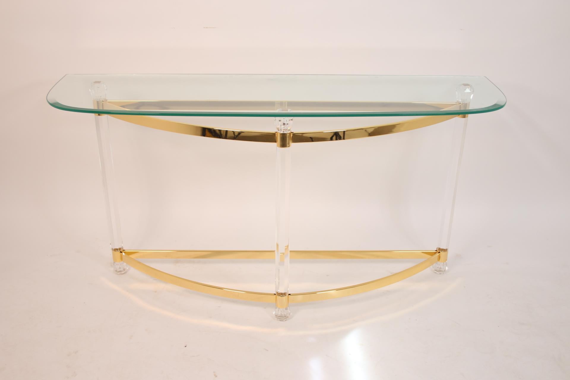 Italian Plexiglass Side Table Crescent Moon Hollywood Regency In Good Condition In Oostrum-Venray, NL