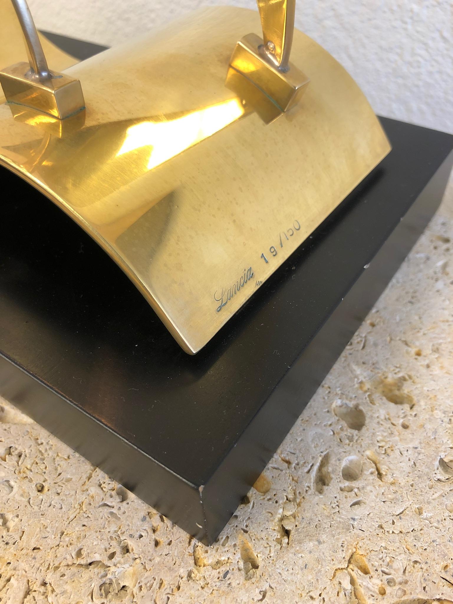 Italienische italienische Segelbootskulptur aus polierter Bronze von Emilio Lancia im Angebot 2