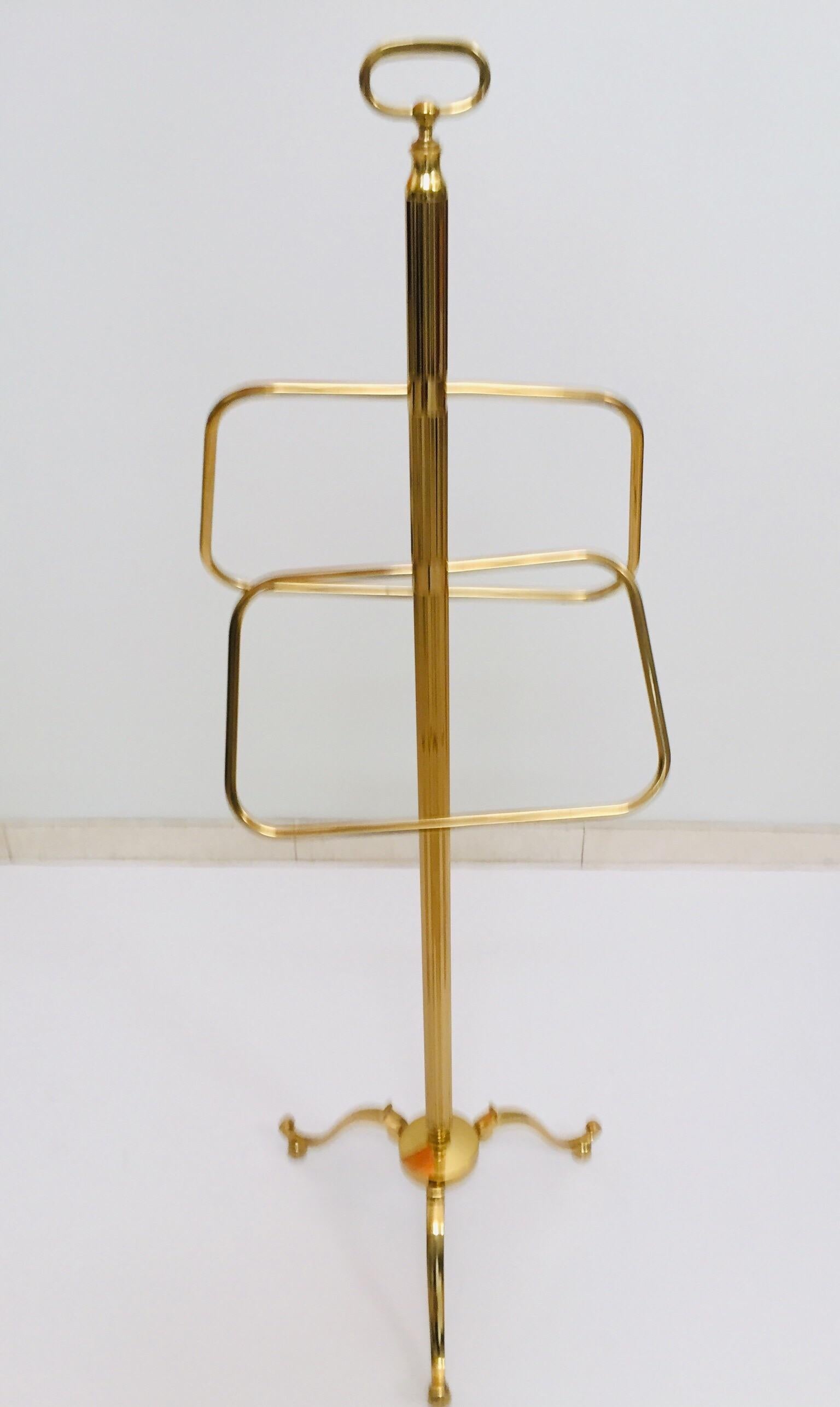 Hollywood Regency Post Modern Polished Brass Valet Stand, Italy 1970 For Sale
