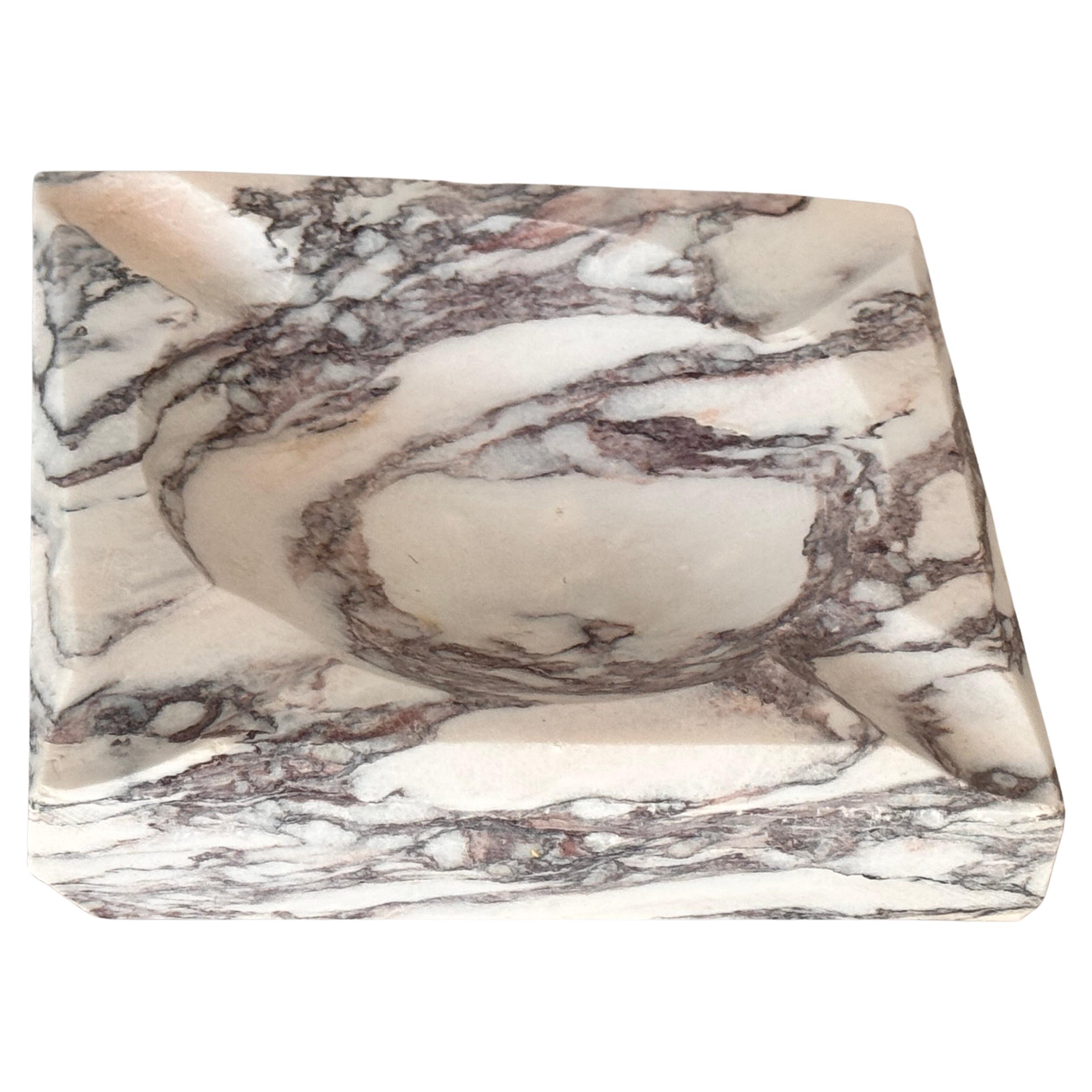 Italian Polished Marble Ashtray – 1960s – White and Grey Veining, Square Shape In Good Condition For Sale In Auribeau sur Siagne, FR