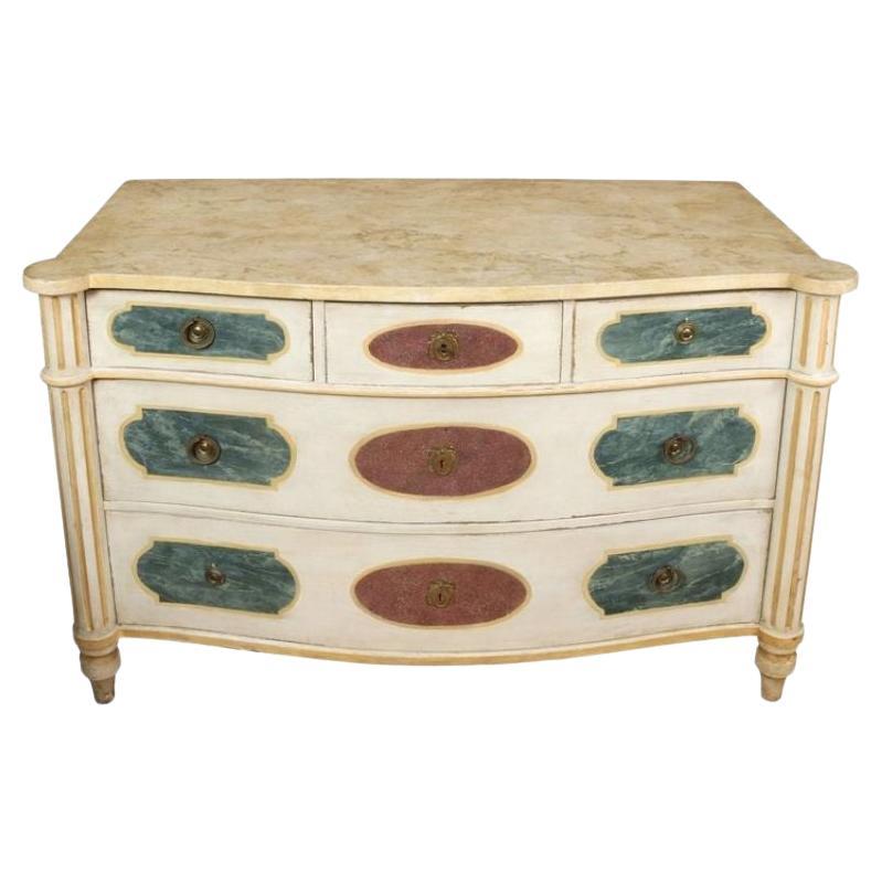 Commode italienne polychrome avec plateau en faux marbre