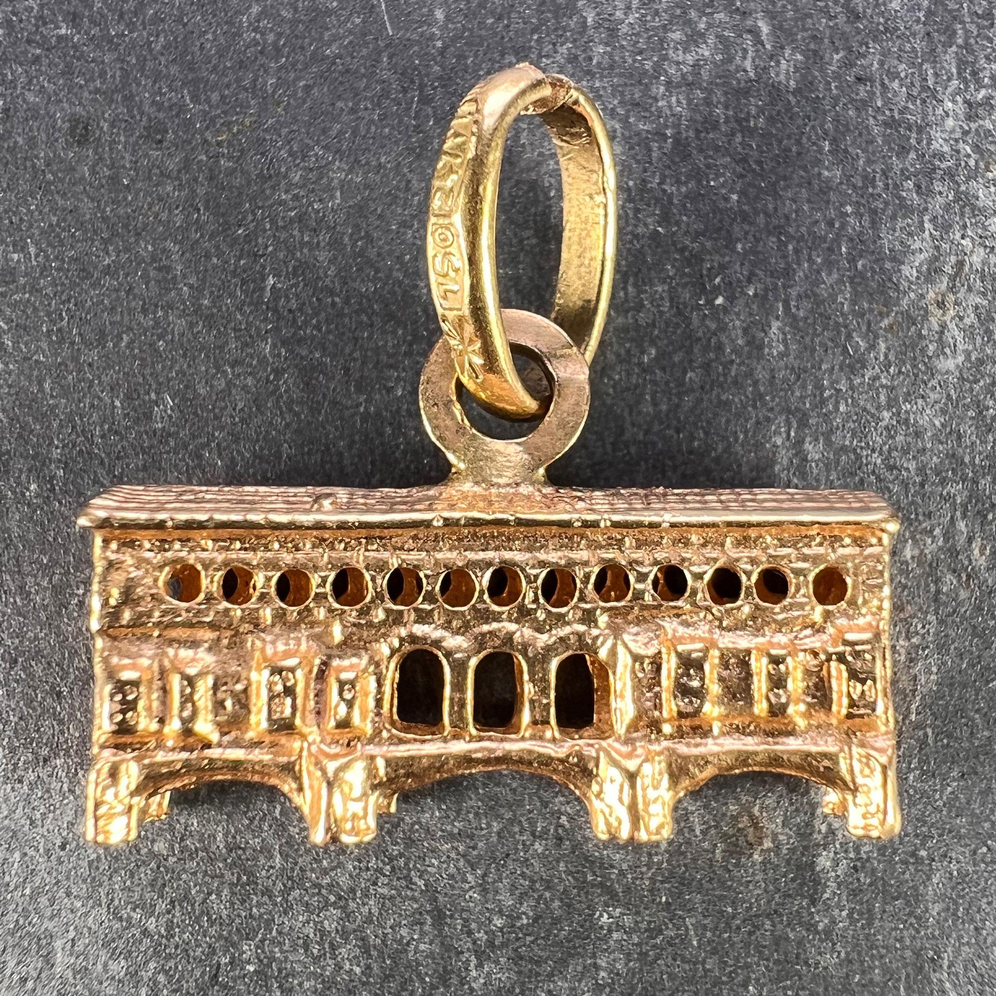 Italian Ponte Vecchio Bridge Florence 18K Yellow Gold Charm Pendant In Good Condition For Sale In London, GB