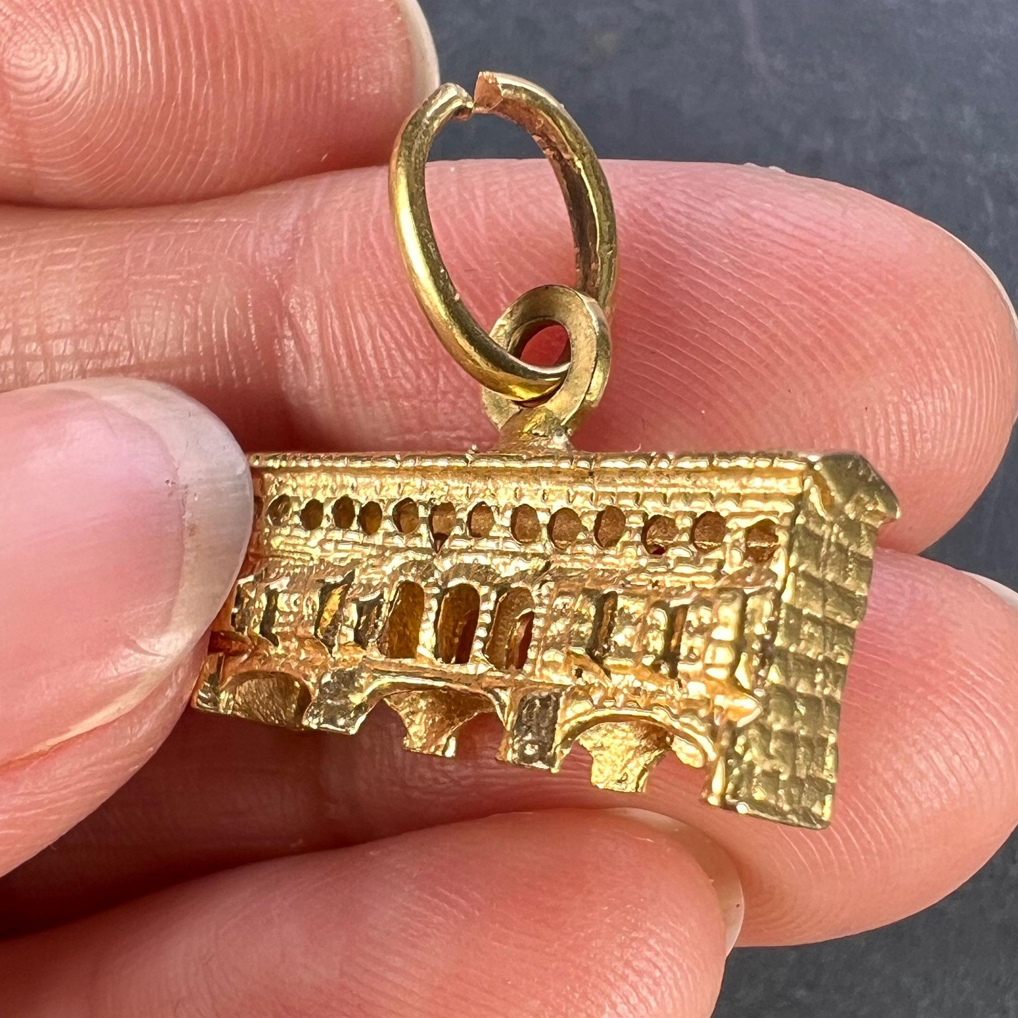 Italian Ponte Vecchio Bridge Florence 18K Yellow Gold Charm Pendant For Sale 2