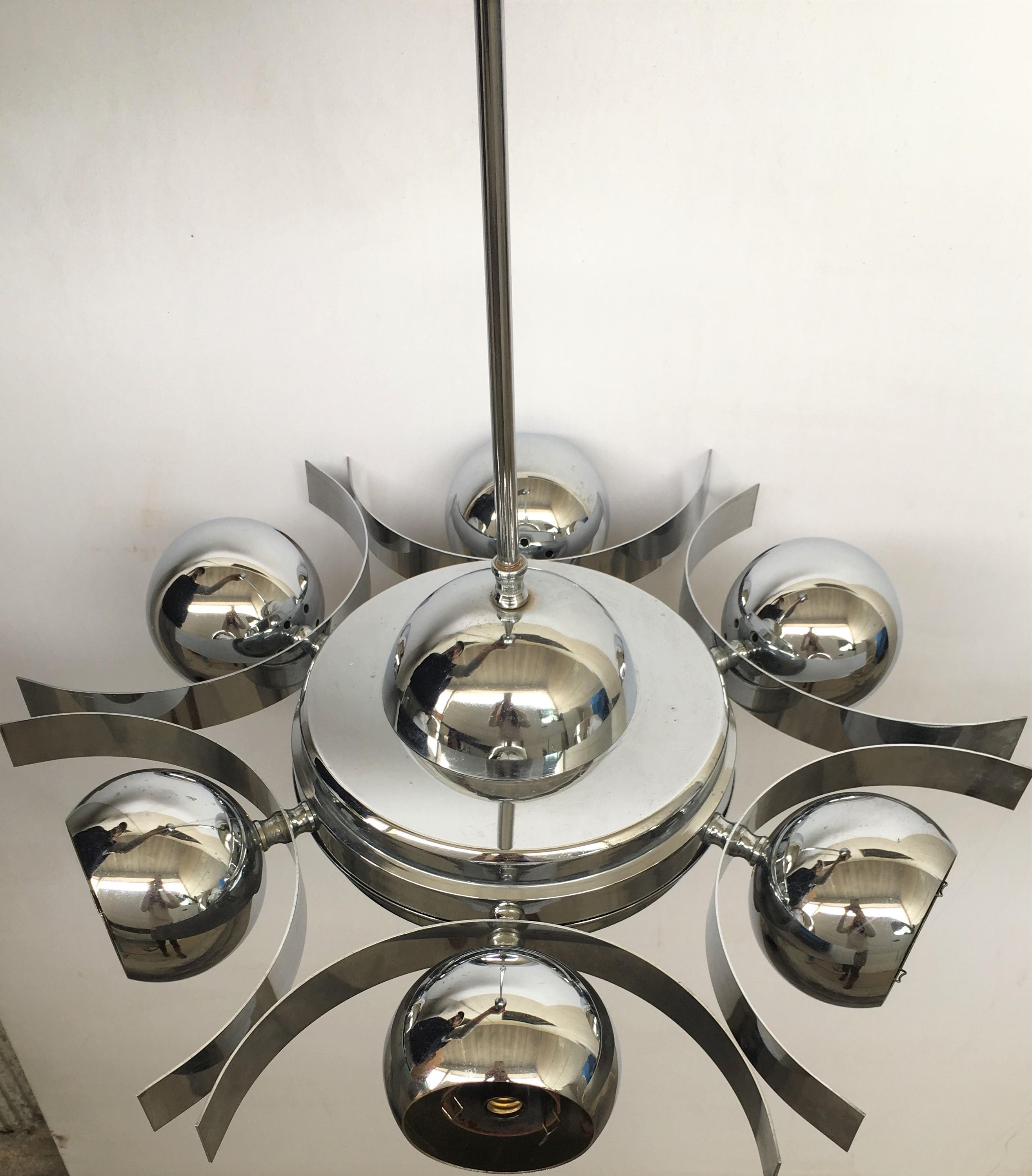 Italian Pop Art Space Age chrome ceiling lamp with six spheres, 1960s.
  