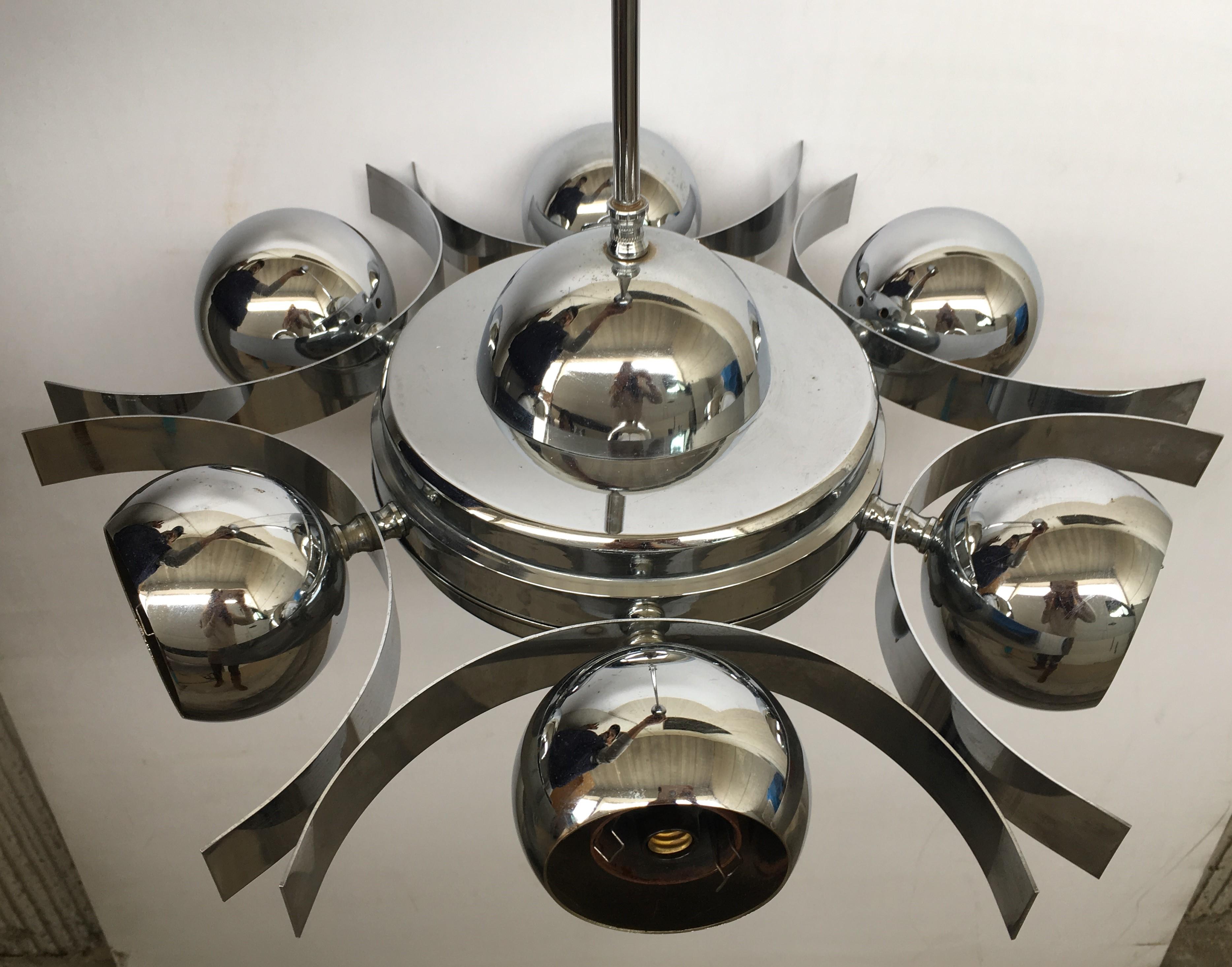 Mid-Century Modern Plafonnier italien de style Pop Art en chrome de l'ère spatiale avec six boules, années 1960 en vente