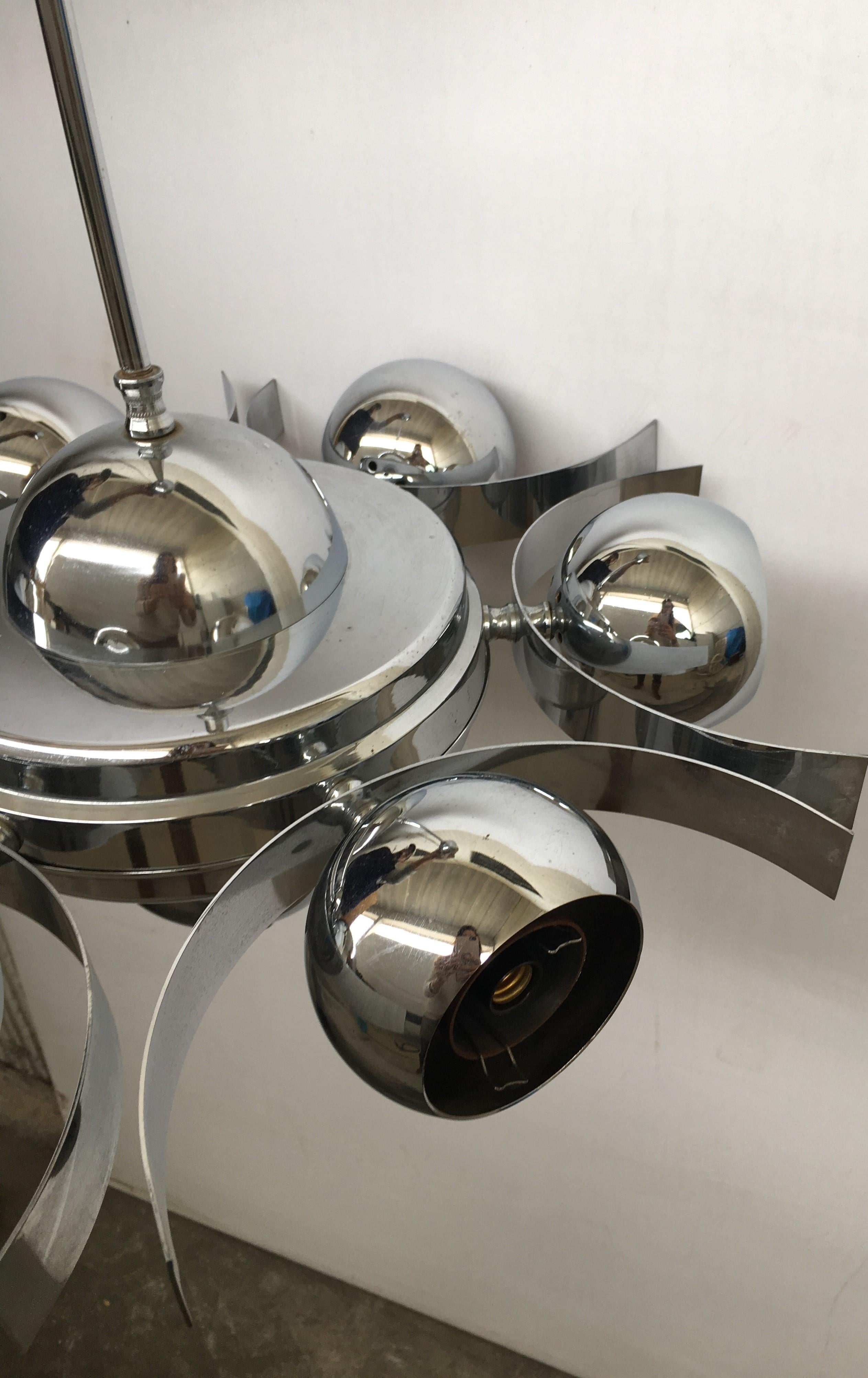 Plafonnier italien de style Pop Art en chrome de l'ère spatiale avec six boules, années 1960 en vente 2