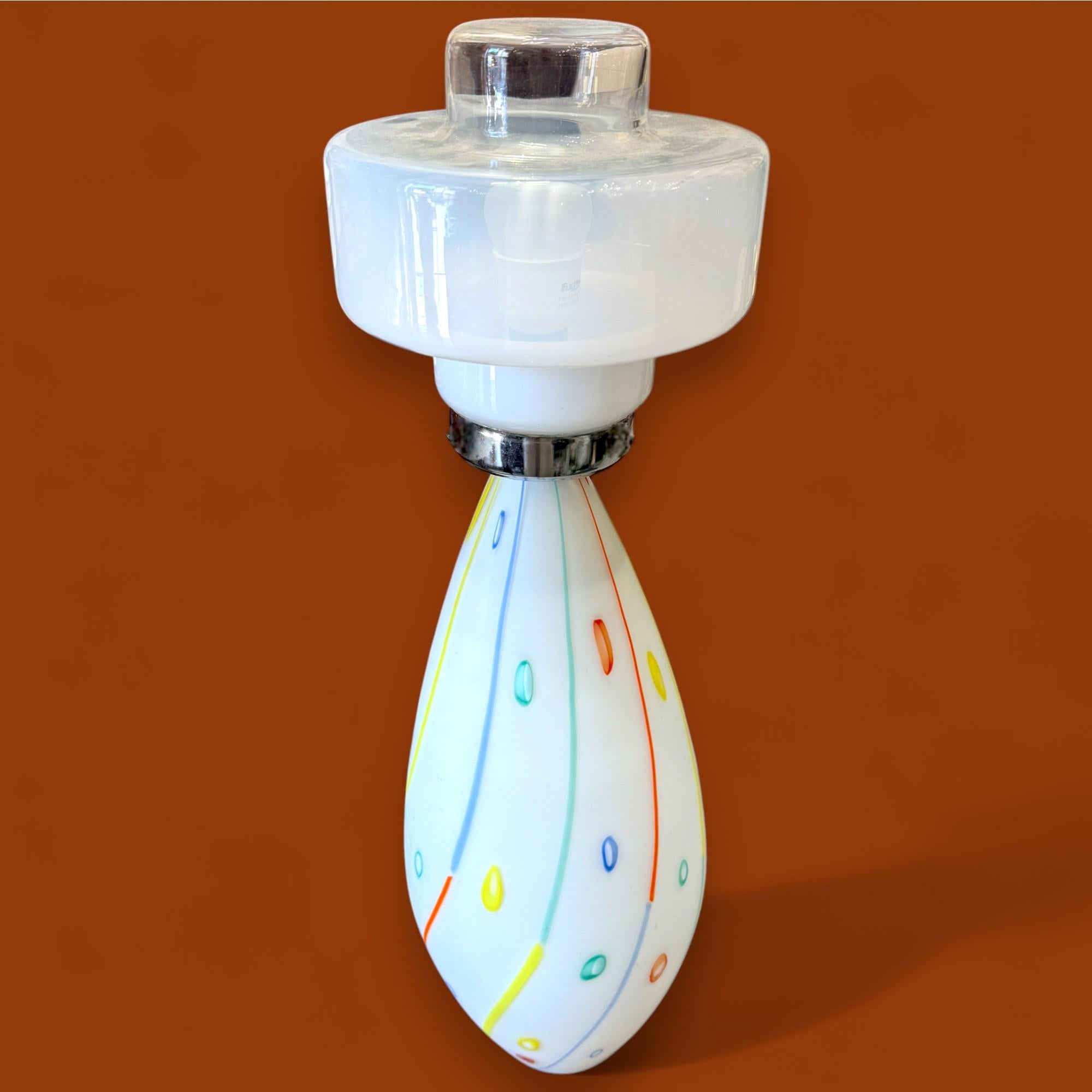 Lampe vintage POP en verre de Murano et chrome peinte à la main, circa 1970 Bon état - En vente à NICE, FR