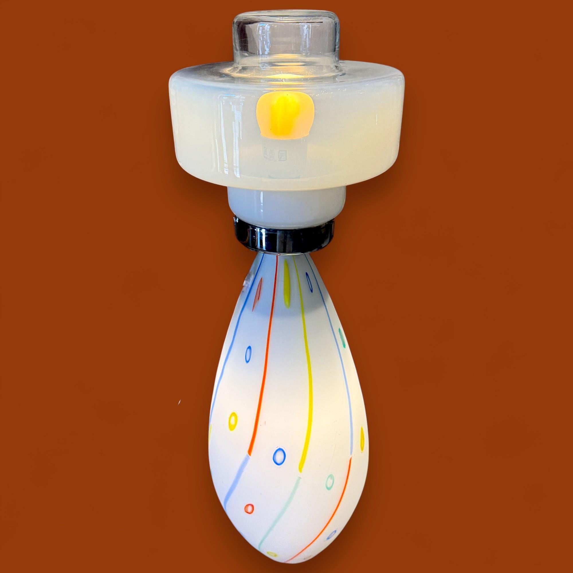 Verre Lampe vintage POP en verre de Murano et chrome peinte à la main, circa 1970 en vente