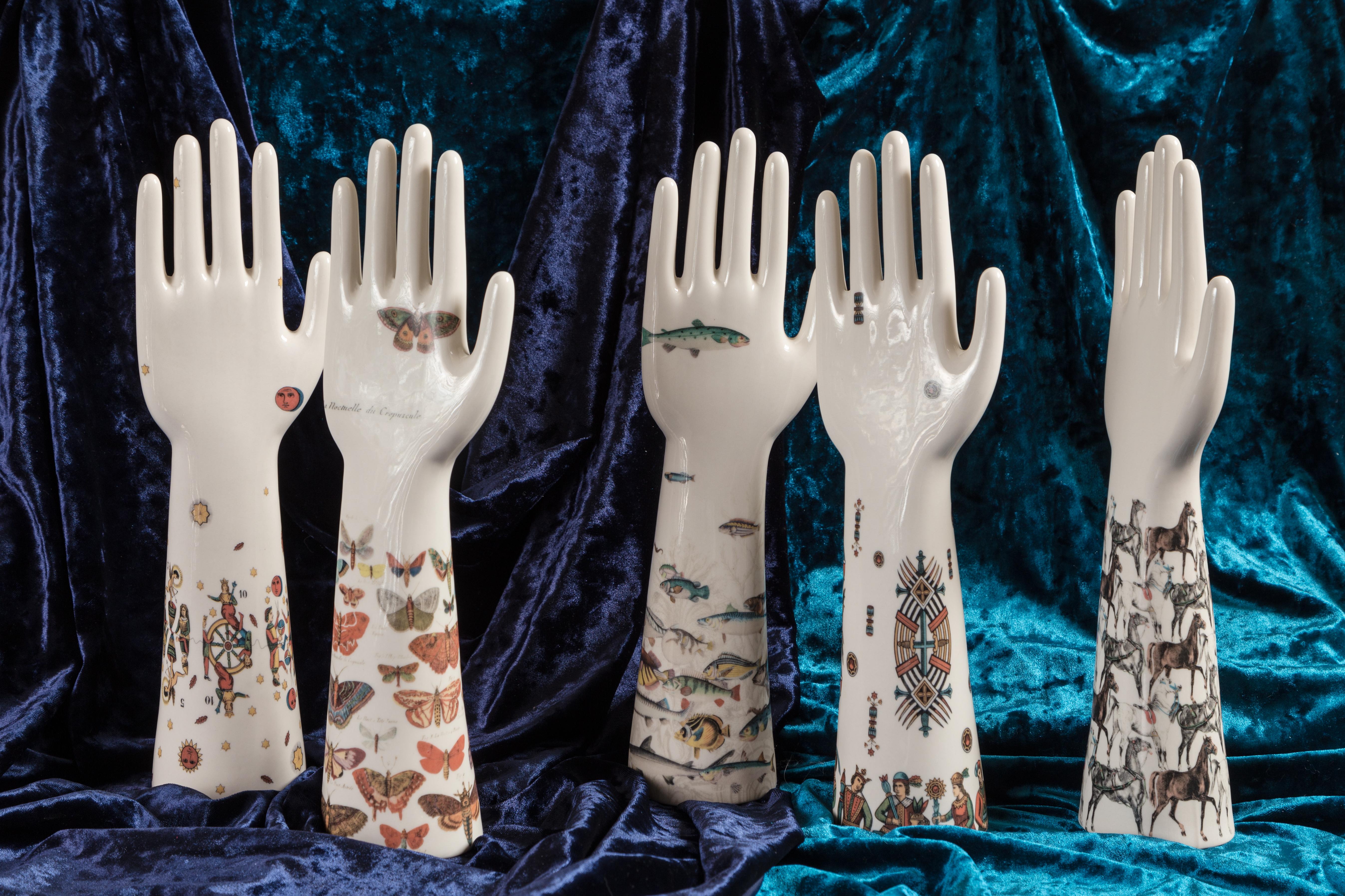 Anatomica, Porcelain Hand with Butterflies Decoration by Vito Nesta In New Condition For Sale In Milano, Lombardia