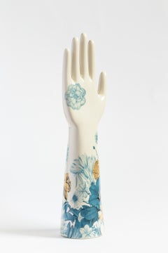 Anatomica, Porcelaine Hand with Flowers Décoration de Vito Nesta